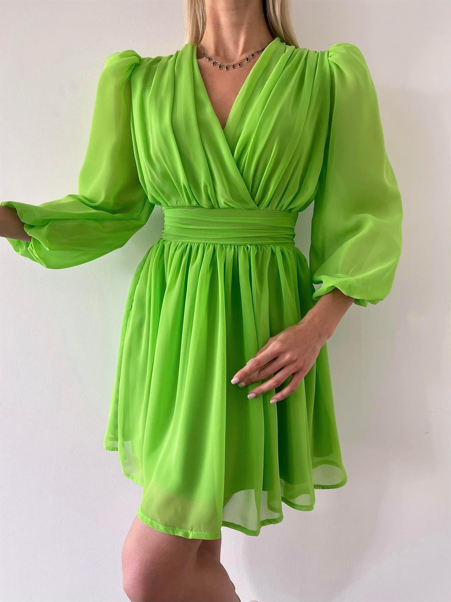 Kruvaze Yaka Belden Oturmalı Şifon Kumaş Kiloş Elbise - FISTIK YEŞİLİ