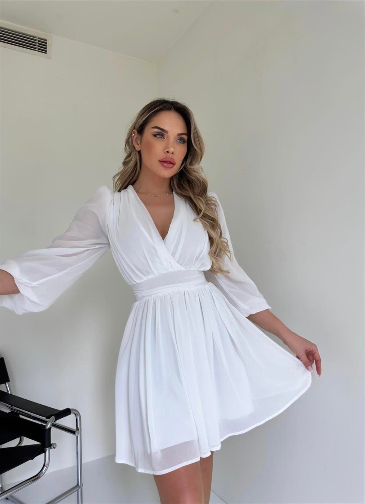 Kruvaze Yaka Belden Oturmalı Şifon Kumaş Kiloş Elbise - BEYAZ