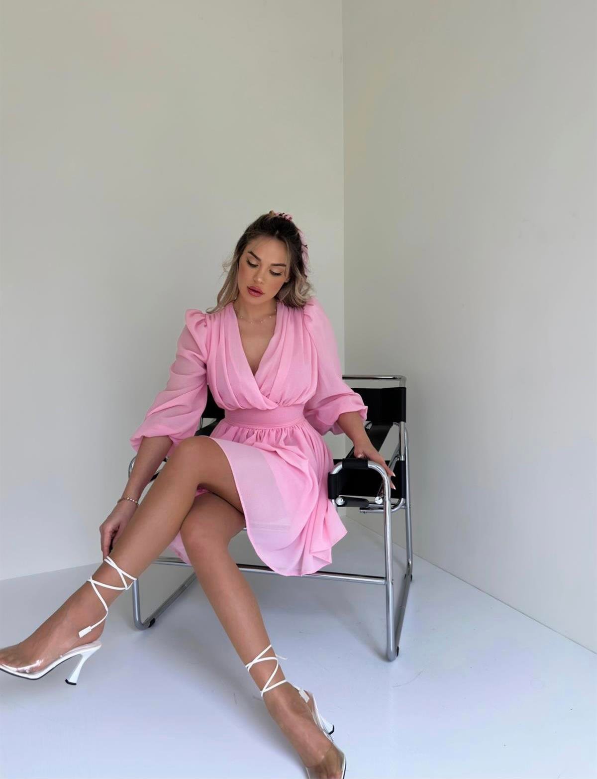 Kruvaze Yaka Belden Oturmalı Şifon Kumaş Kiloş Elbise - PEMBE