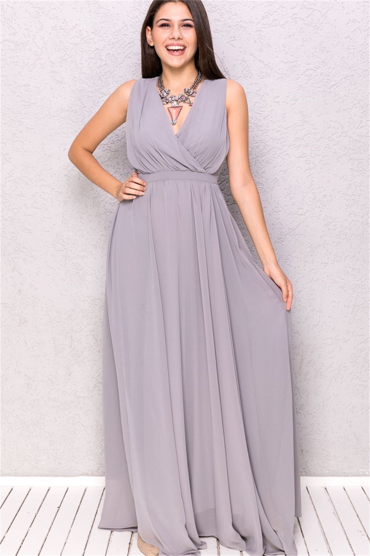 Kruvaze Yaka Uzun Şifon Abiye - GRİ