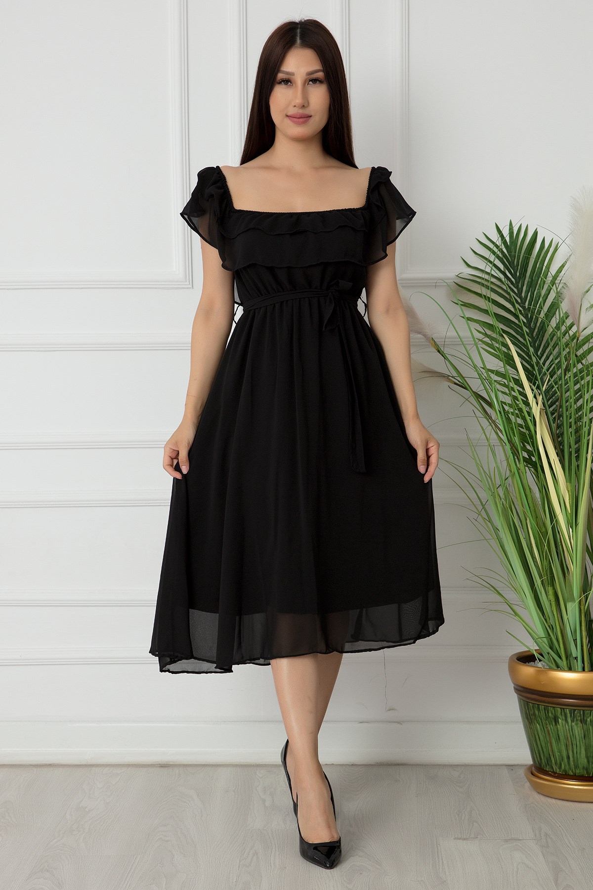 Madonna Yaka Kemerli Şifon Elbise - SİYAH