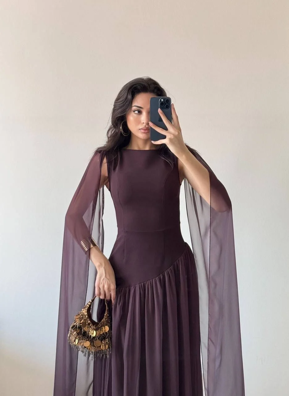 Maxi Boy Şifon Kumaş Pelerinli Erek Kısmı Pilili Abiye Elbise - ACI KAHVERENGİ 