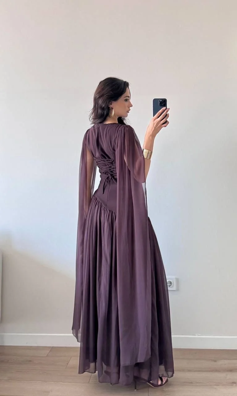 Maxi Boy Şifon Kumaş Pelerinli Erek Kısmı Pilili Abiye Elbise - ACI KAHVERENGİ 
