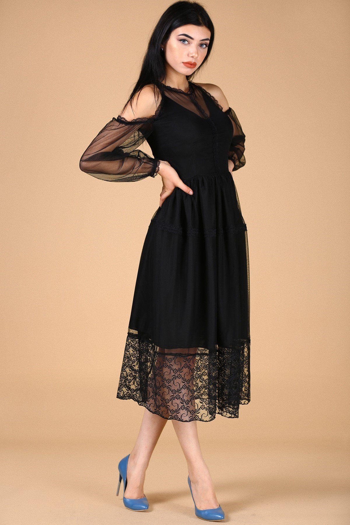 OMUZ AÇIK TÜL DETAY ELBİSE-SİYAH