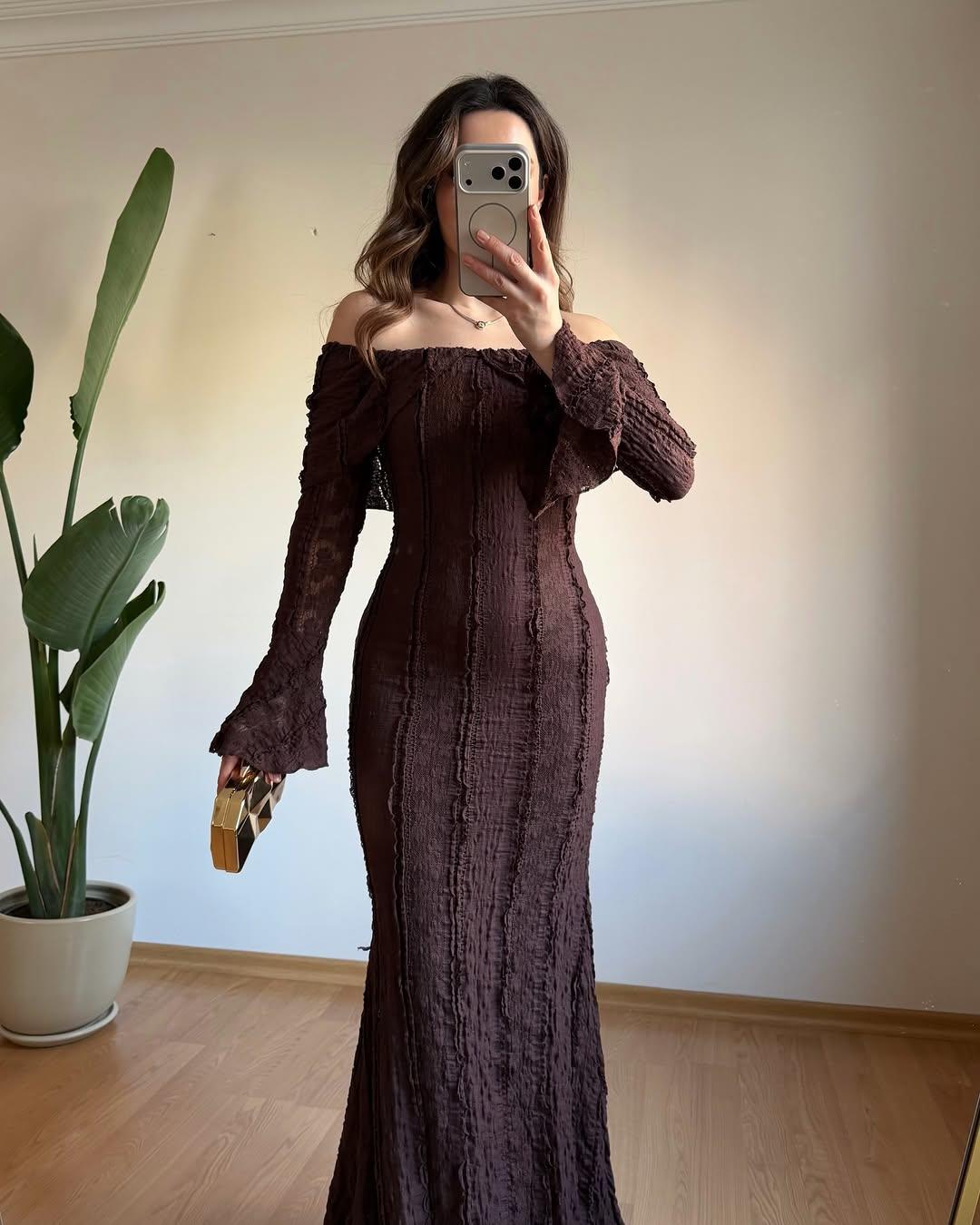 Omuz Dekolteli Uzun Abiye Elbise – Kahverengi