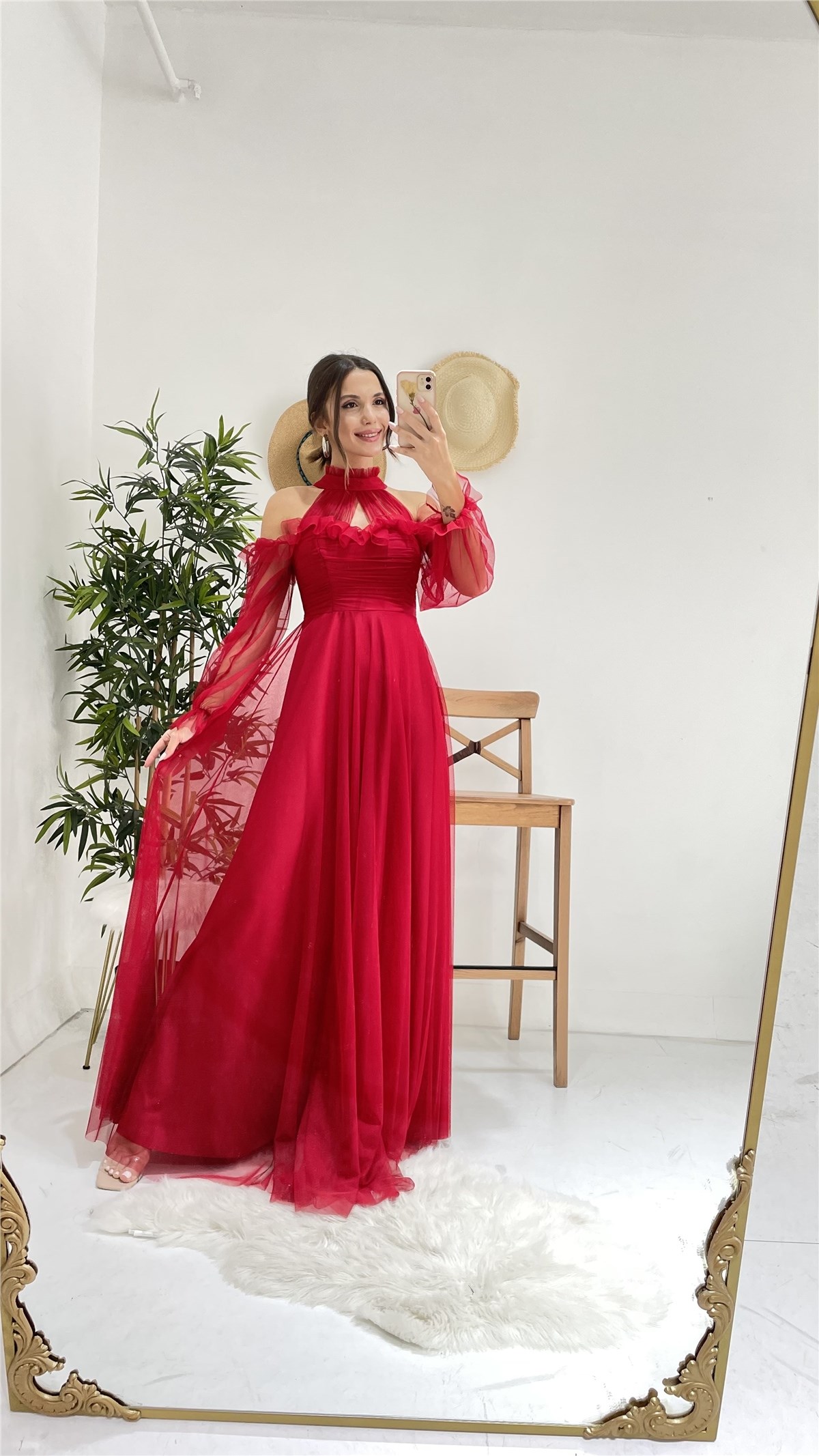 Omuz Detay Uzun Tül Tasarım Abiye - KIRMIZI