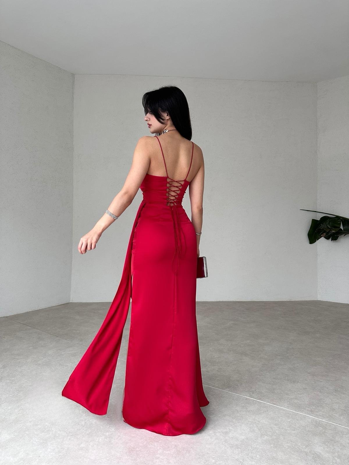 Sırt Dekolteli Yırtmaç Detaylı Maxi Abiye Elbise - KIRMIZI