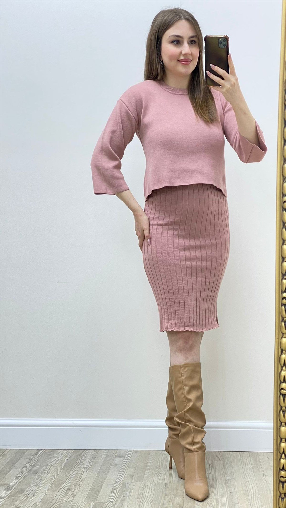 Triko Sıfır Kol Elbise ve Kazak - PUDRA RENK