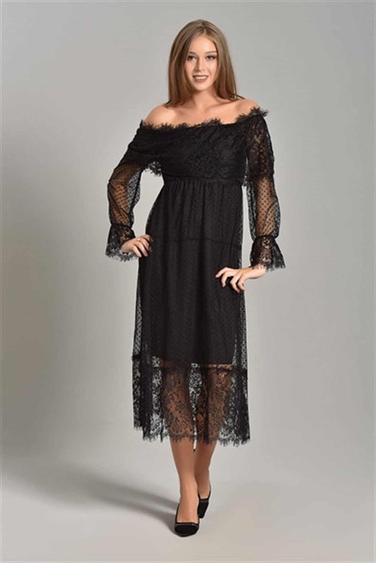 Tül Detay Madonna Yaka Elbise - SİYAH