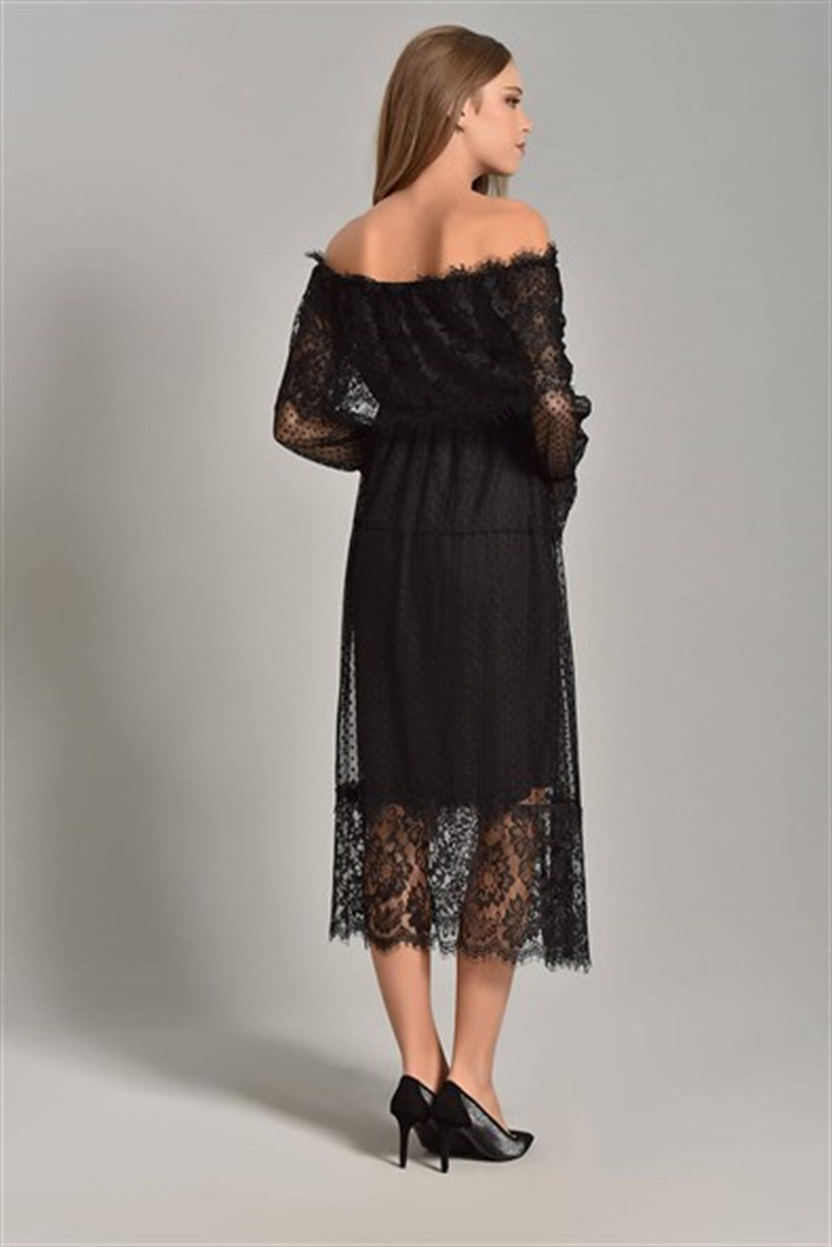 Tül Detay Madonna Yaka Elbise - SİYAH