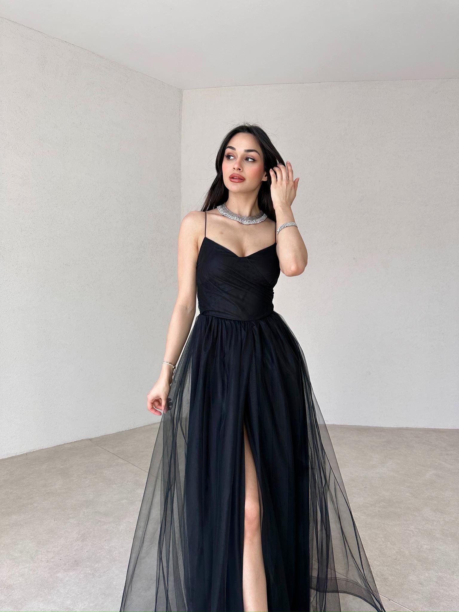 Tül Kumaş İp Askılı Yırtmaçlı Maxi Boy Elbise - SİYAH