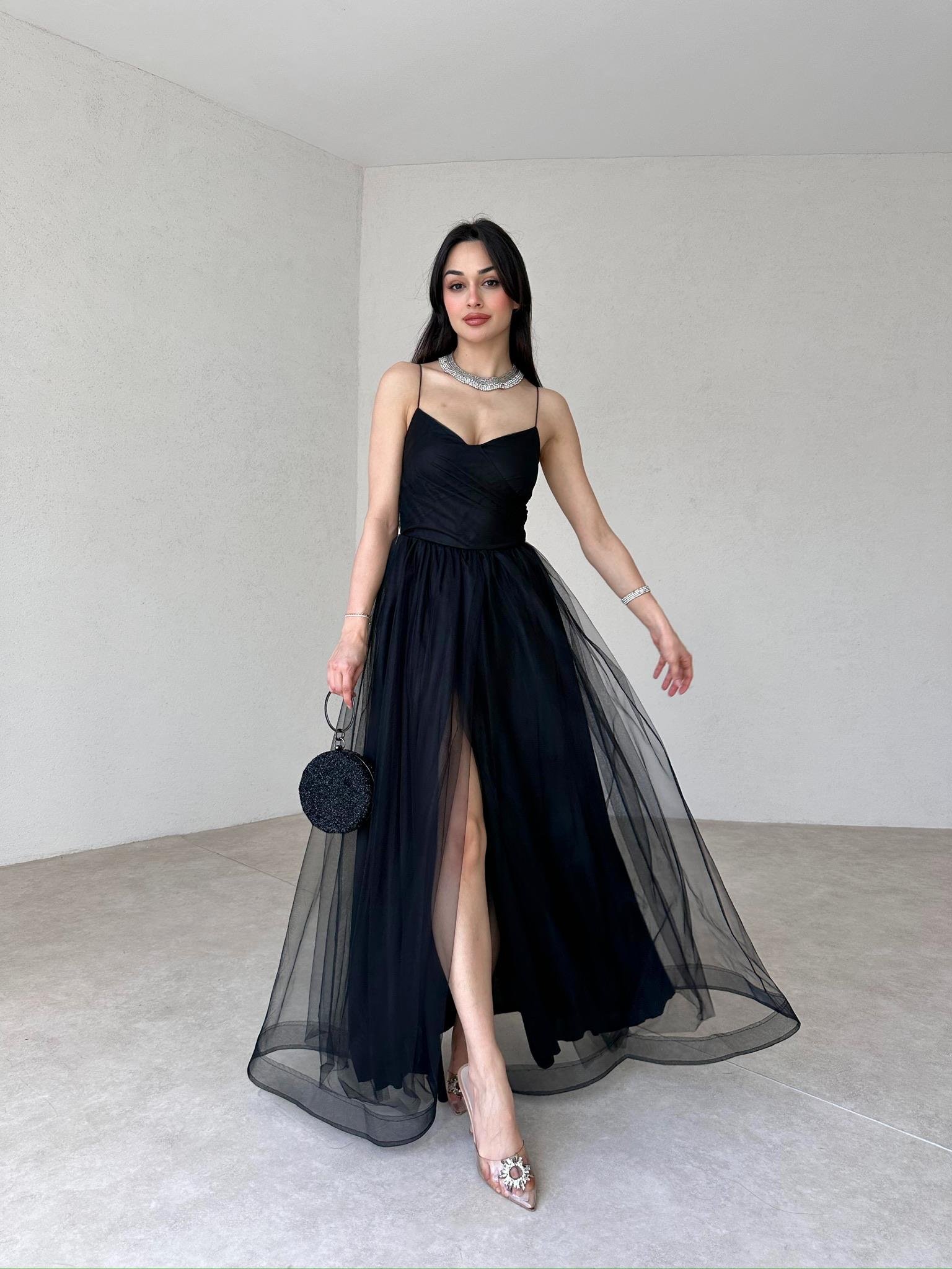 Tül Kumaş İp Askılı Yırtmaçlı Maxi Boy Elbise - SİYAH