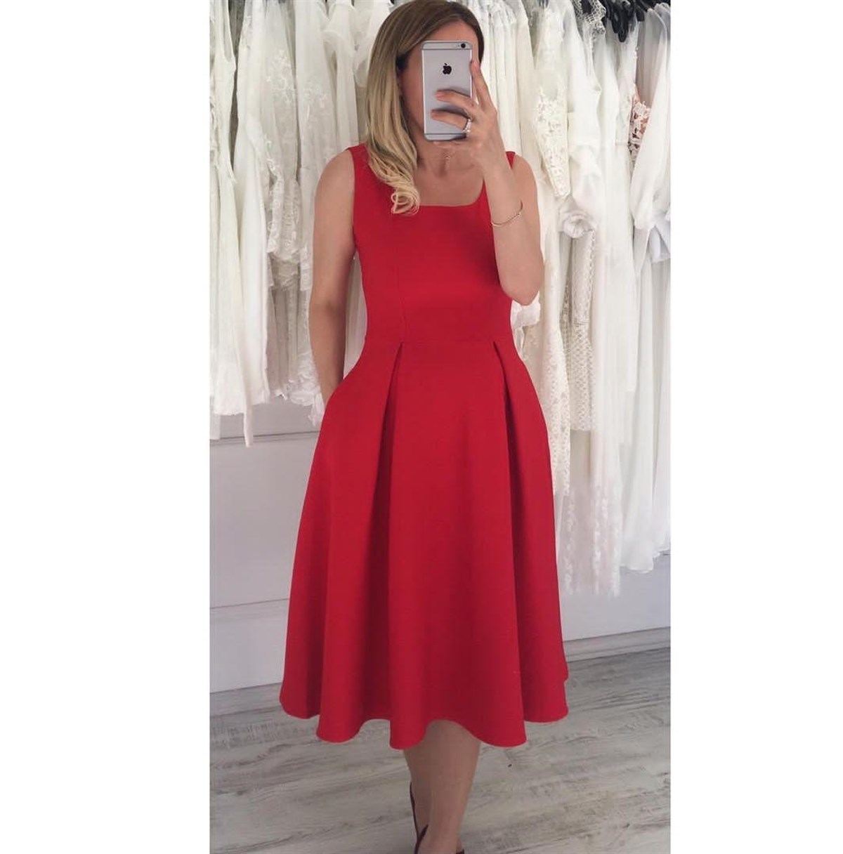 U Bisiklet Yaka Atlas Kumaş Elbise - KIRMIZI