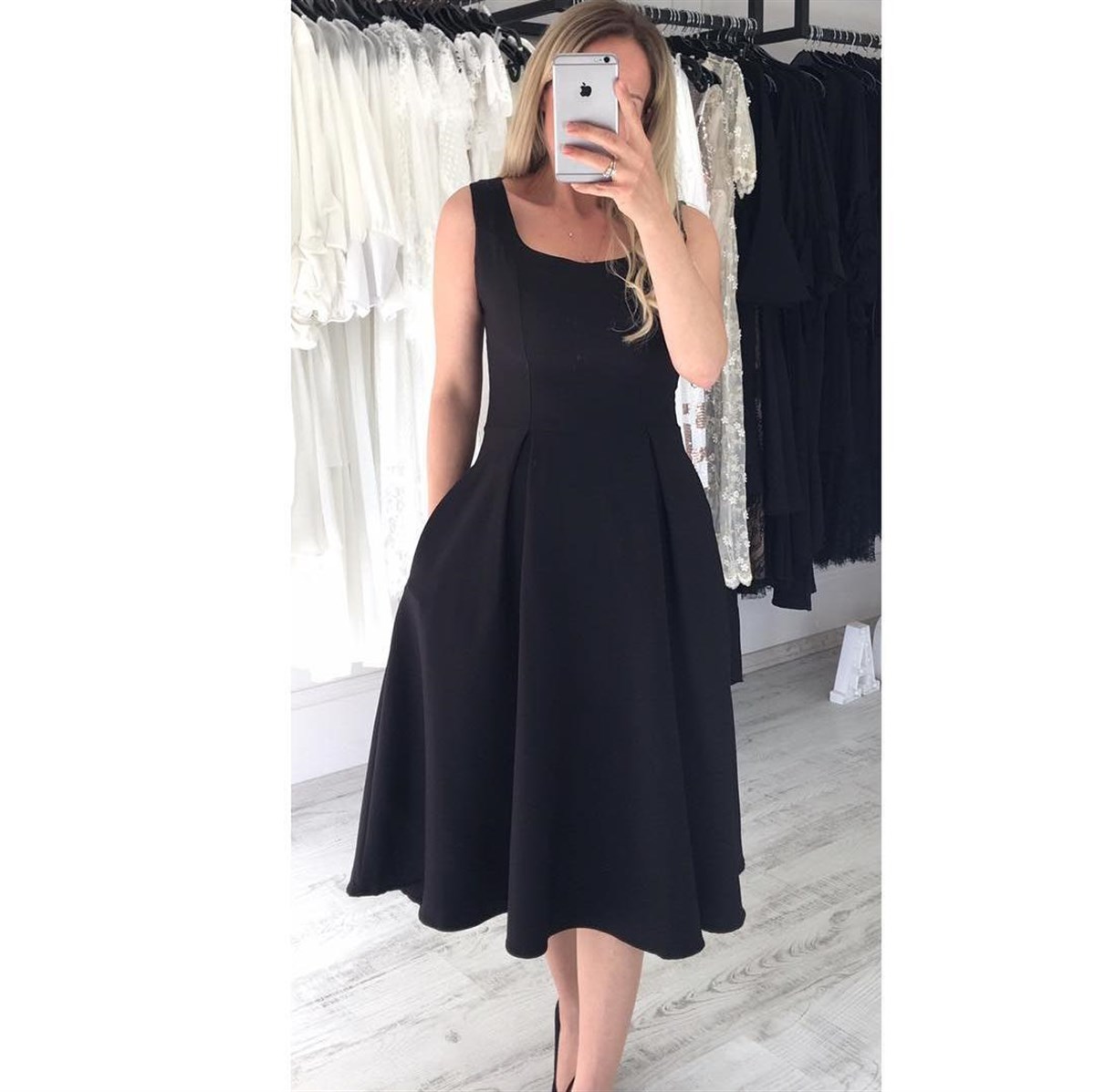 U Bisiklet Yaka Atlas Kumaş Elbise - SİYAH