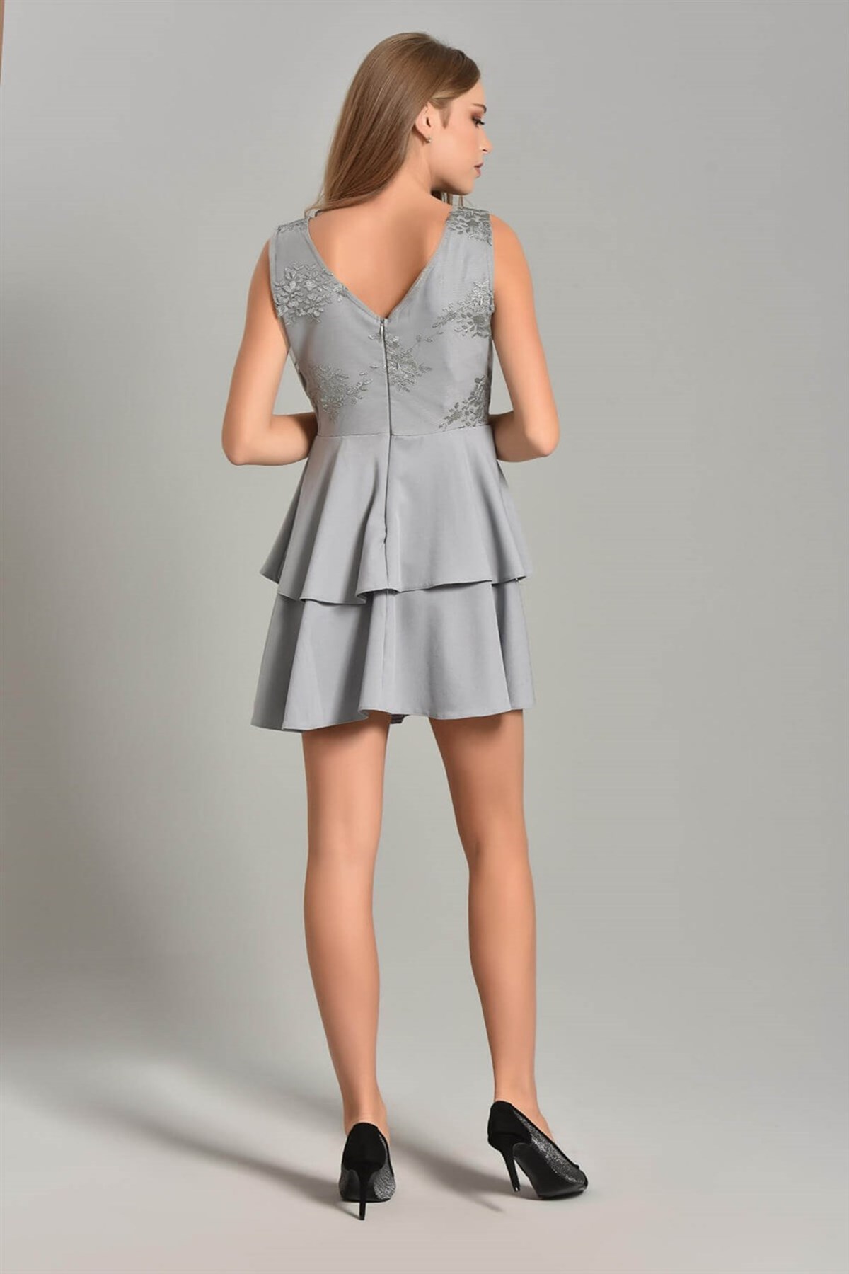 Üst İşleme Kat Kat Etekli Mini Elbise - GRİ