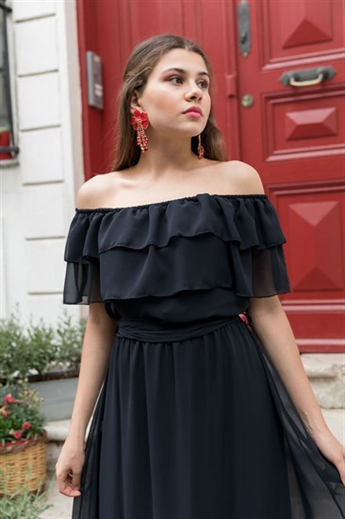 YAKA FIRFIR KUŞAKLI ŞİFON ELBİSE-SİYAH