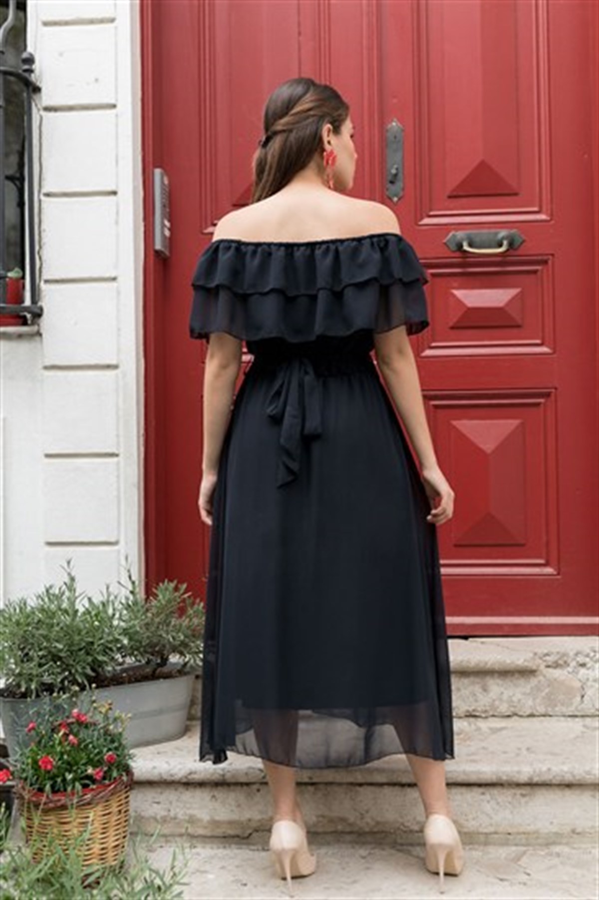 YAKA FIRFIR KUŞAKLI ŞİFON ELBİSE-SİYAH