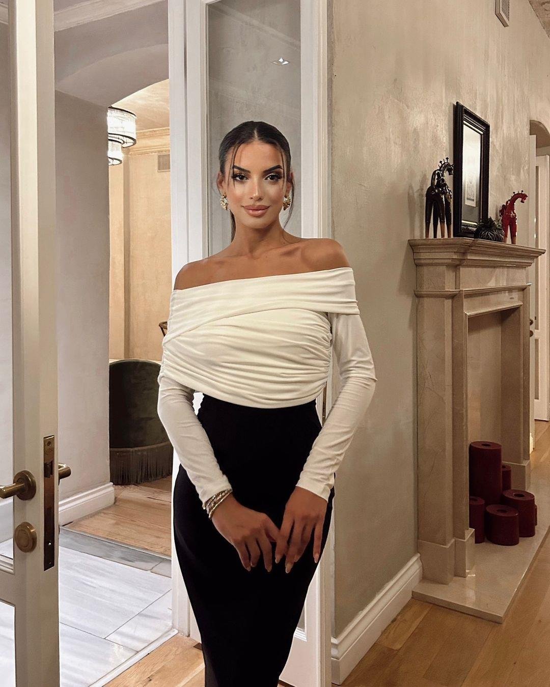 Yakası Drapeli Yırtmaçlı Maxi Boy Elbise