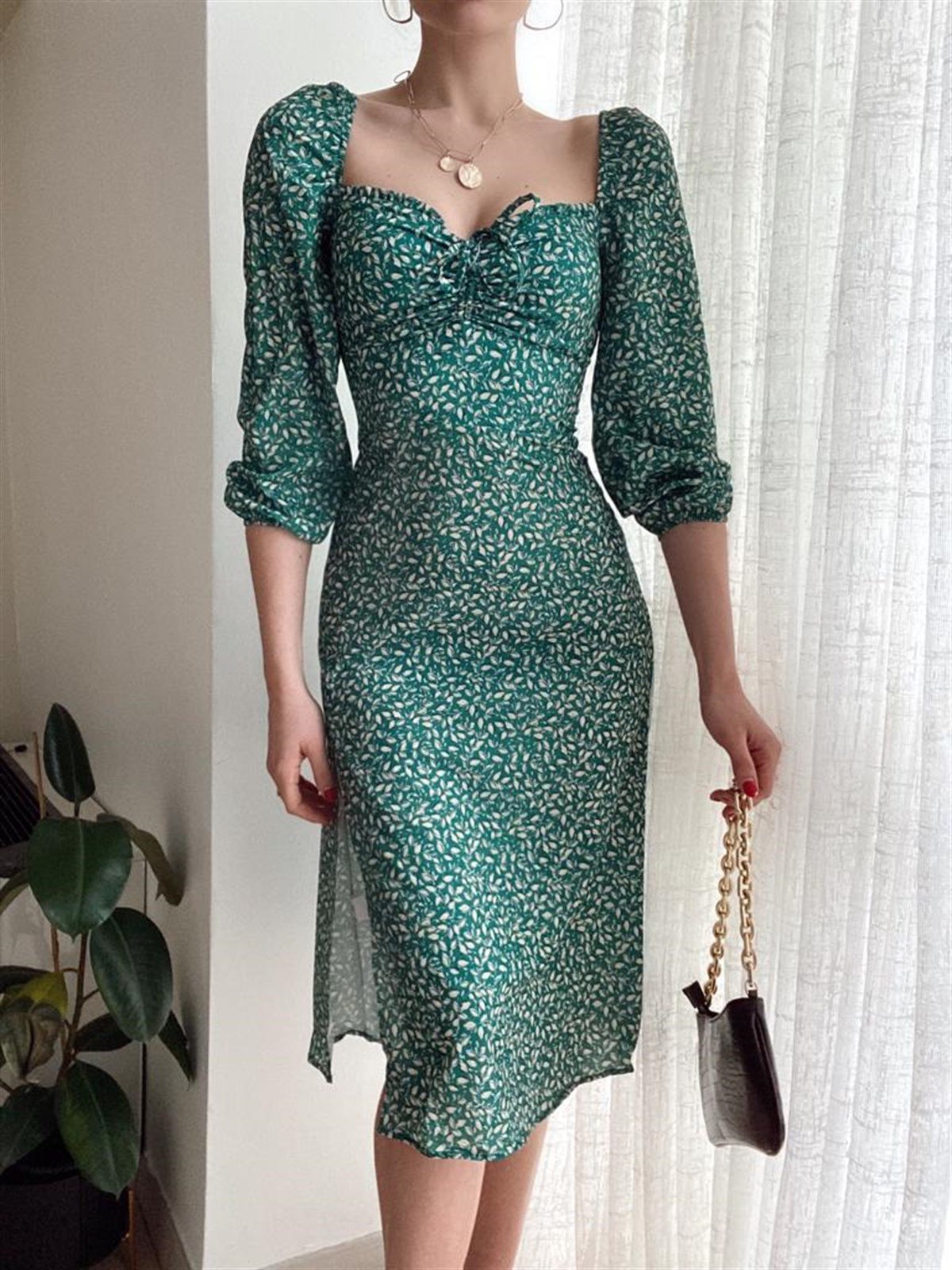 Yırtmaç Detay Yaprak Desenli Elbise - YEŞİL