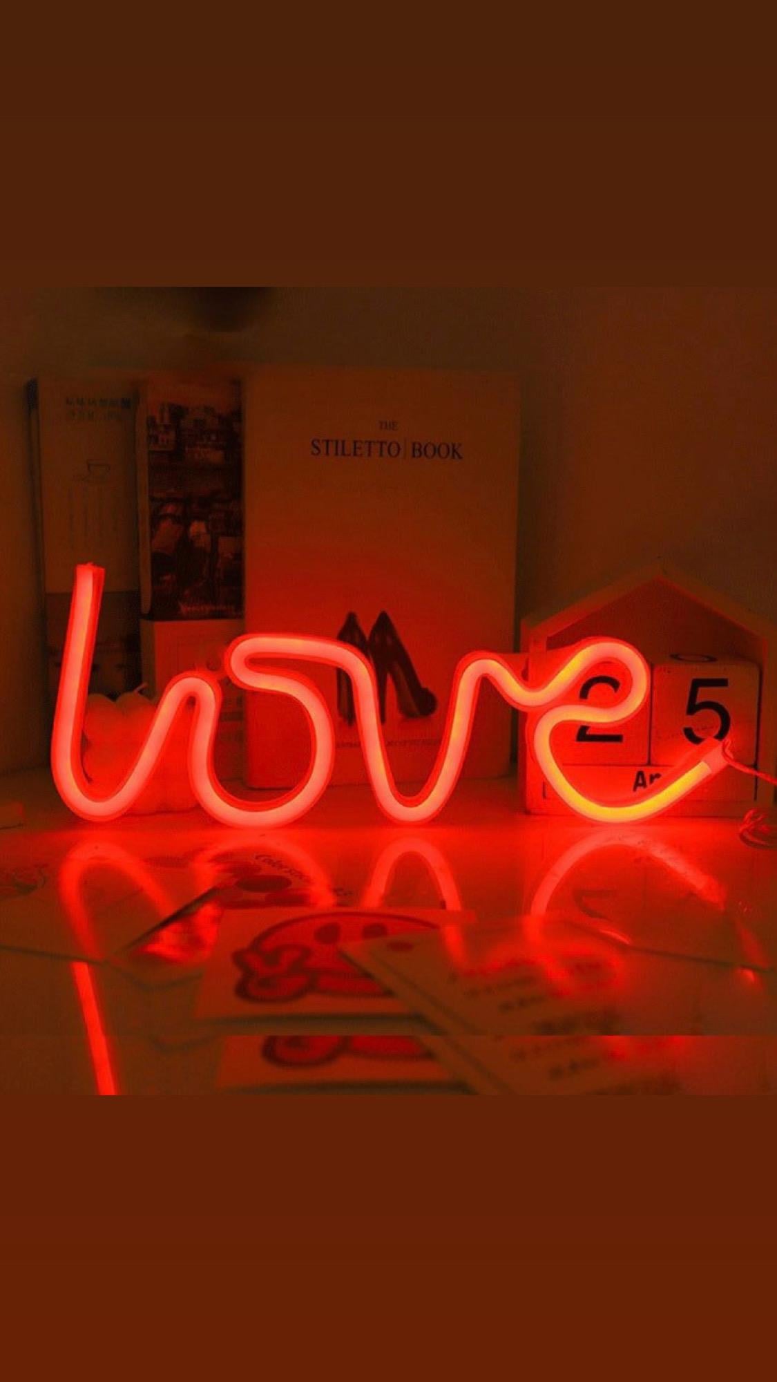 Neon Love Kırmızı