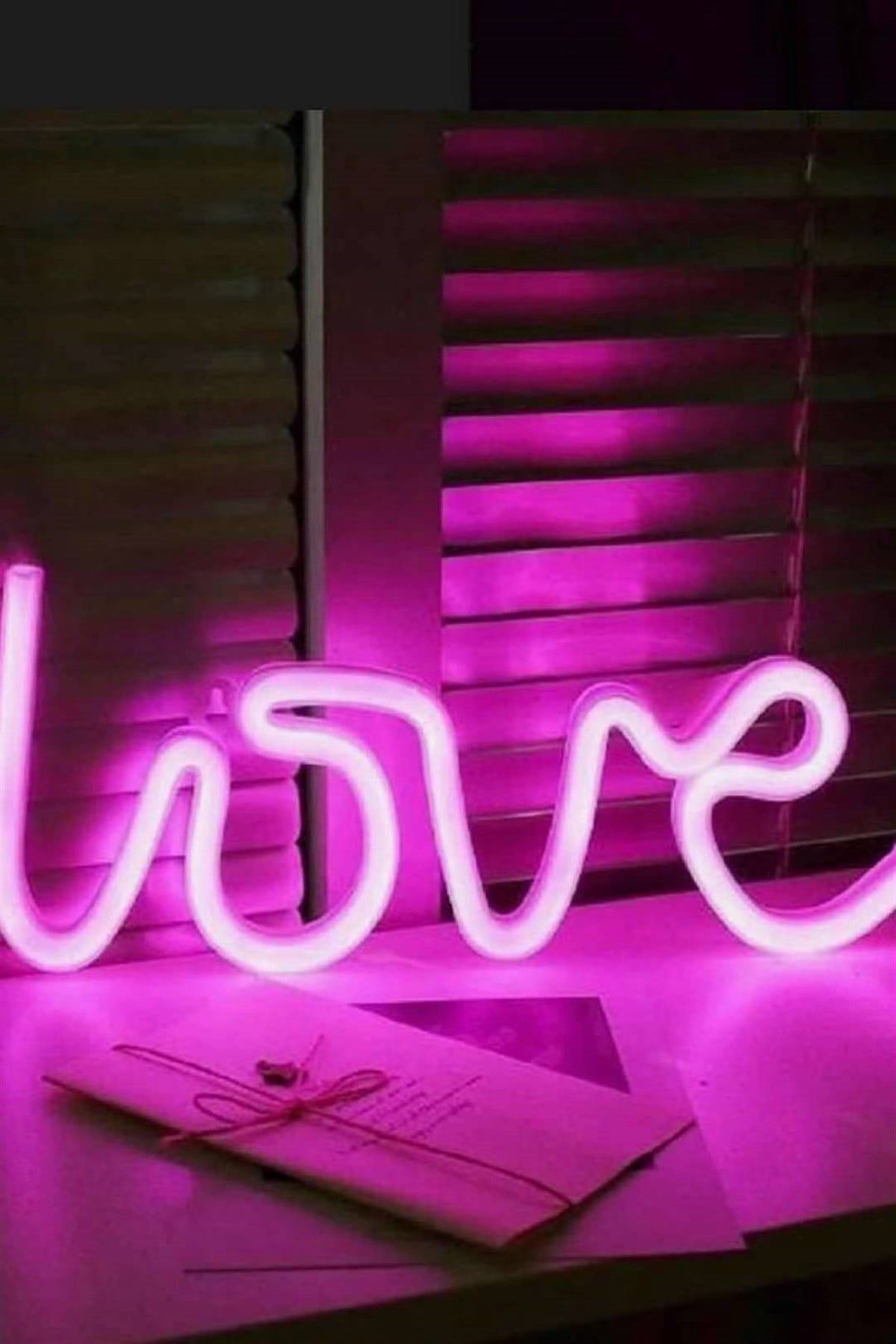 Neon Love Pembe
