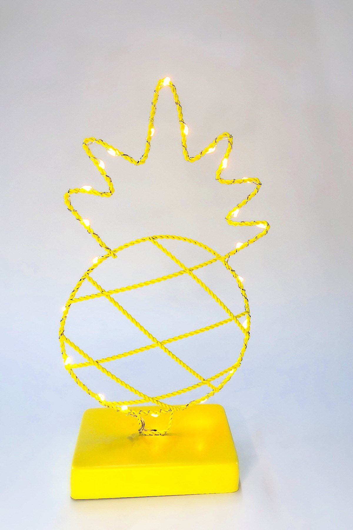 Peri Ledli Metal Ananas Masa Üstü Dekor