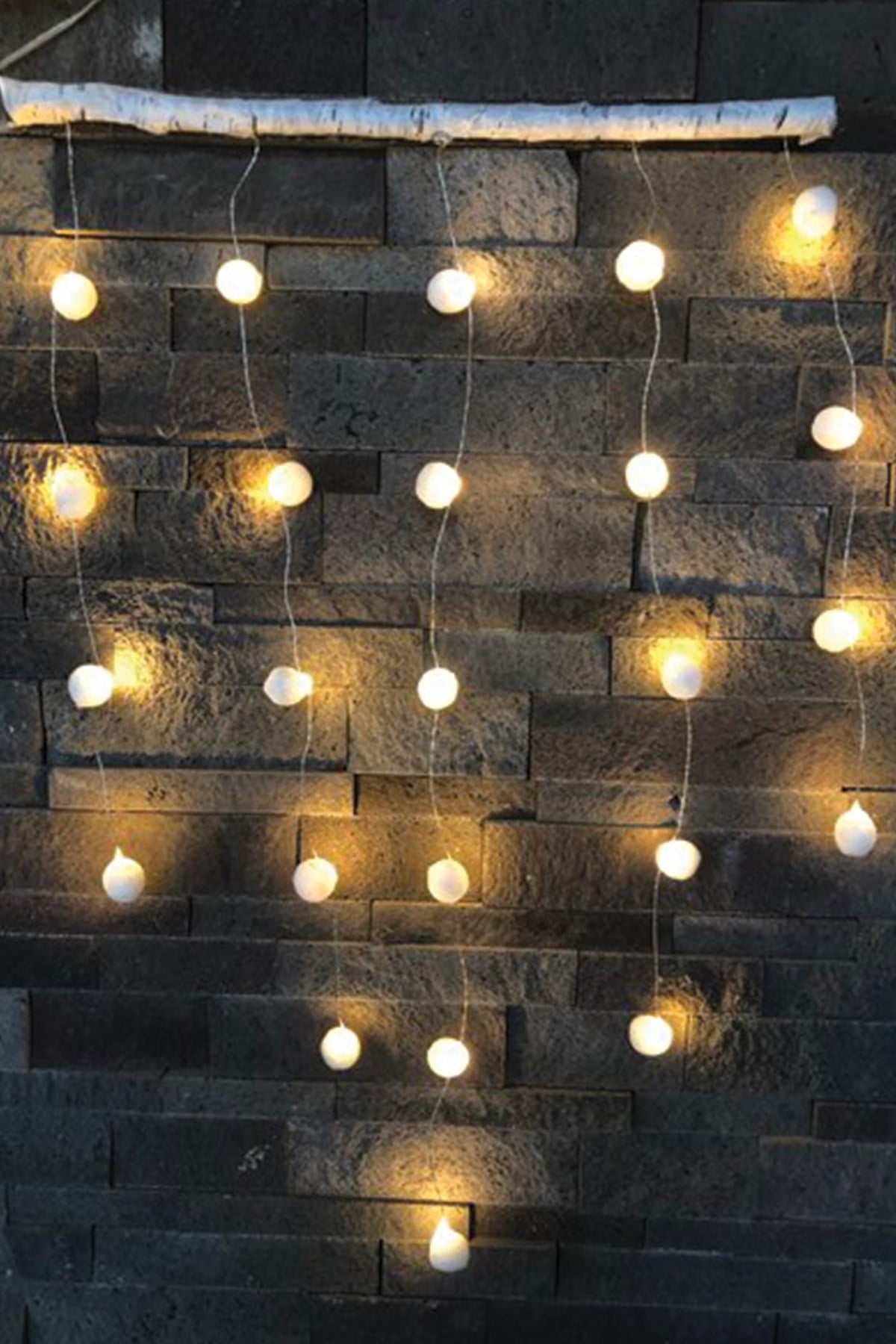 PONPONLU LED IŞIKLI DUVAR SÜSÜ