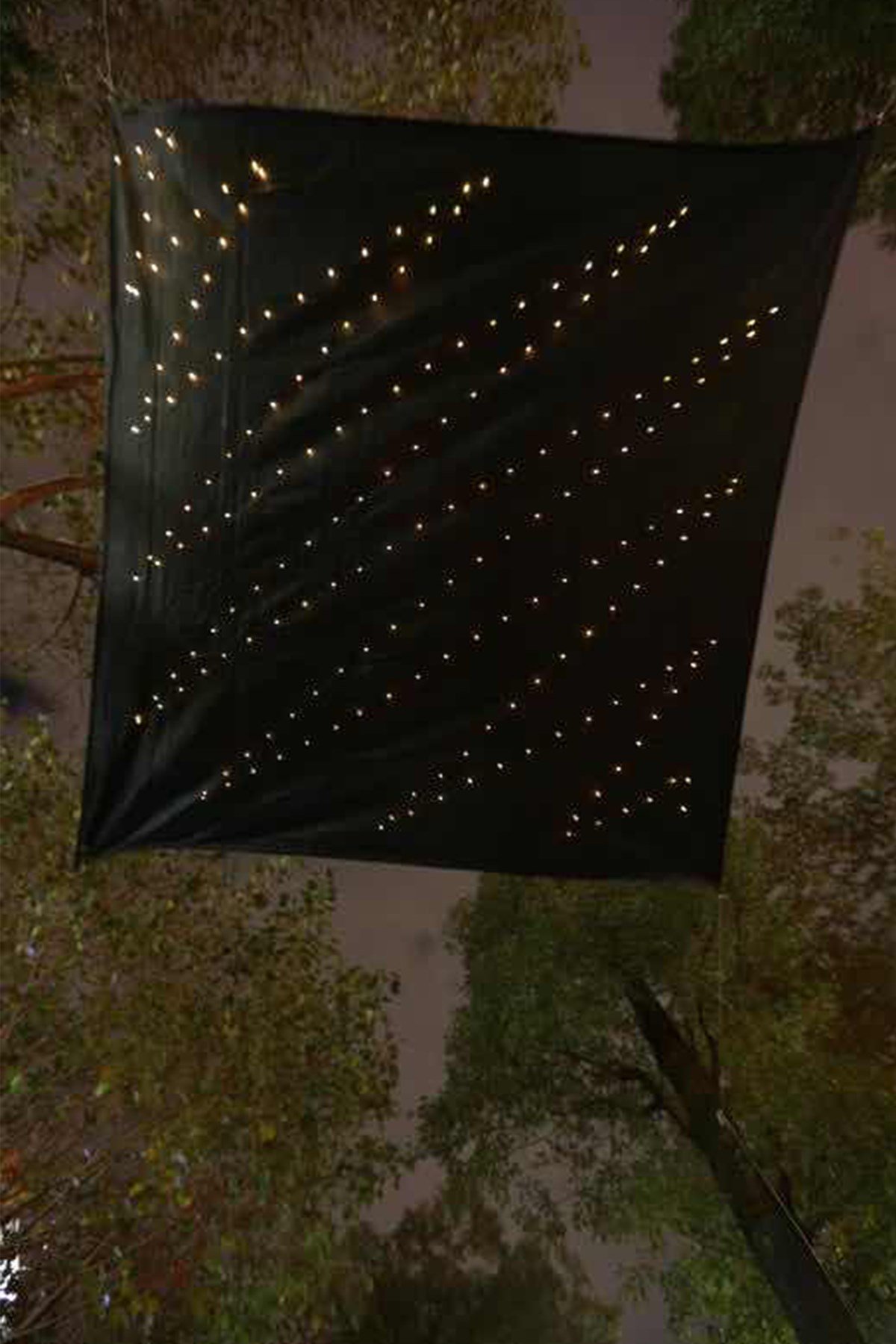 SOLAR LED IŞIKLI GÖLGELİK BRANDA