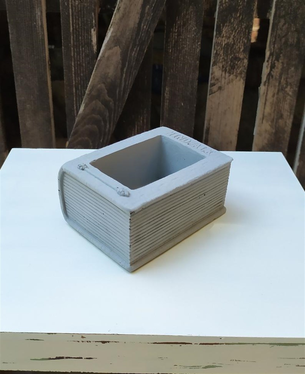 Beton Saksı Kitap Tasarım (boyasız)