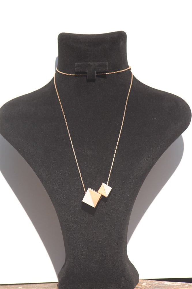 Gümüş zincirli 925 ayar Beton Kolye