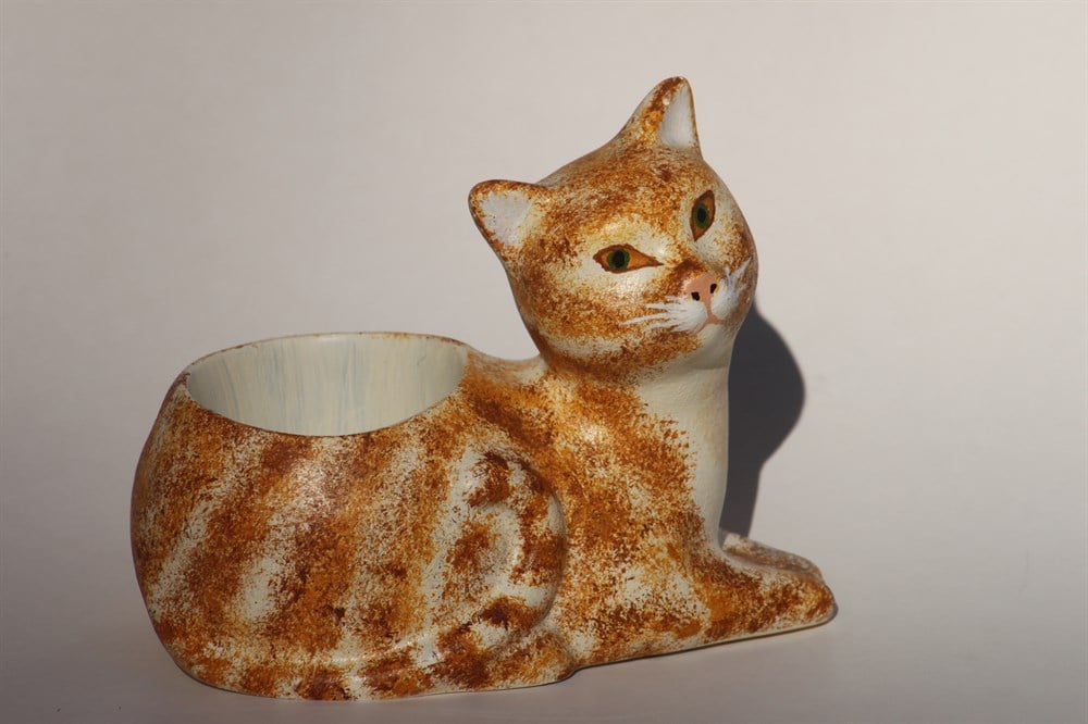 Kedi formunda Özel tasarım,El yapımı, Beton,Succulent ve Kaktüs saksısı Boyalı