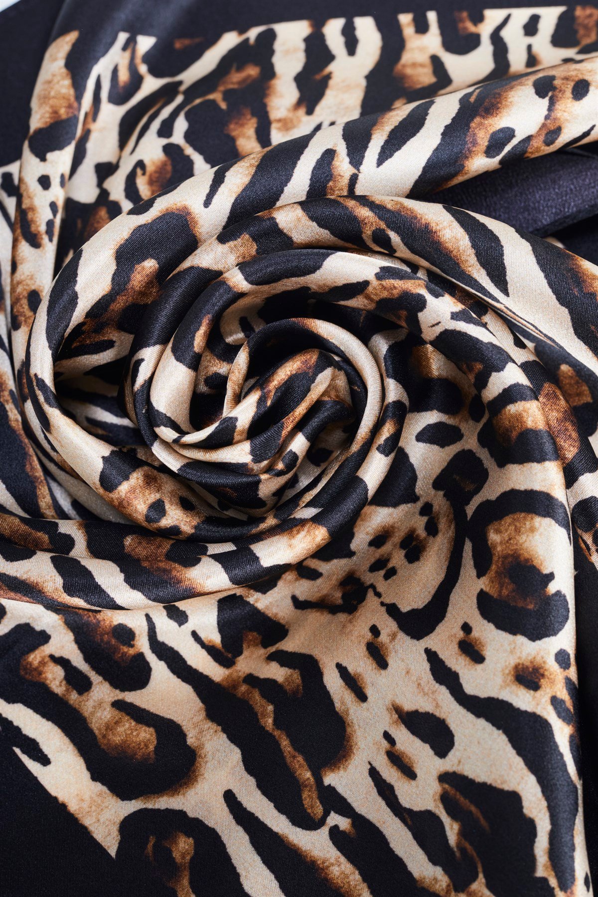 55x55 Leopar Desen İpek Fular