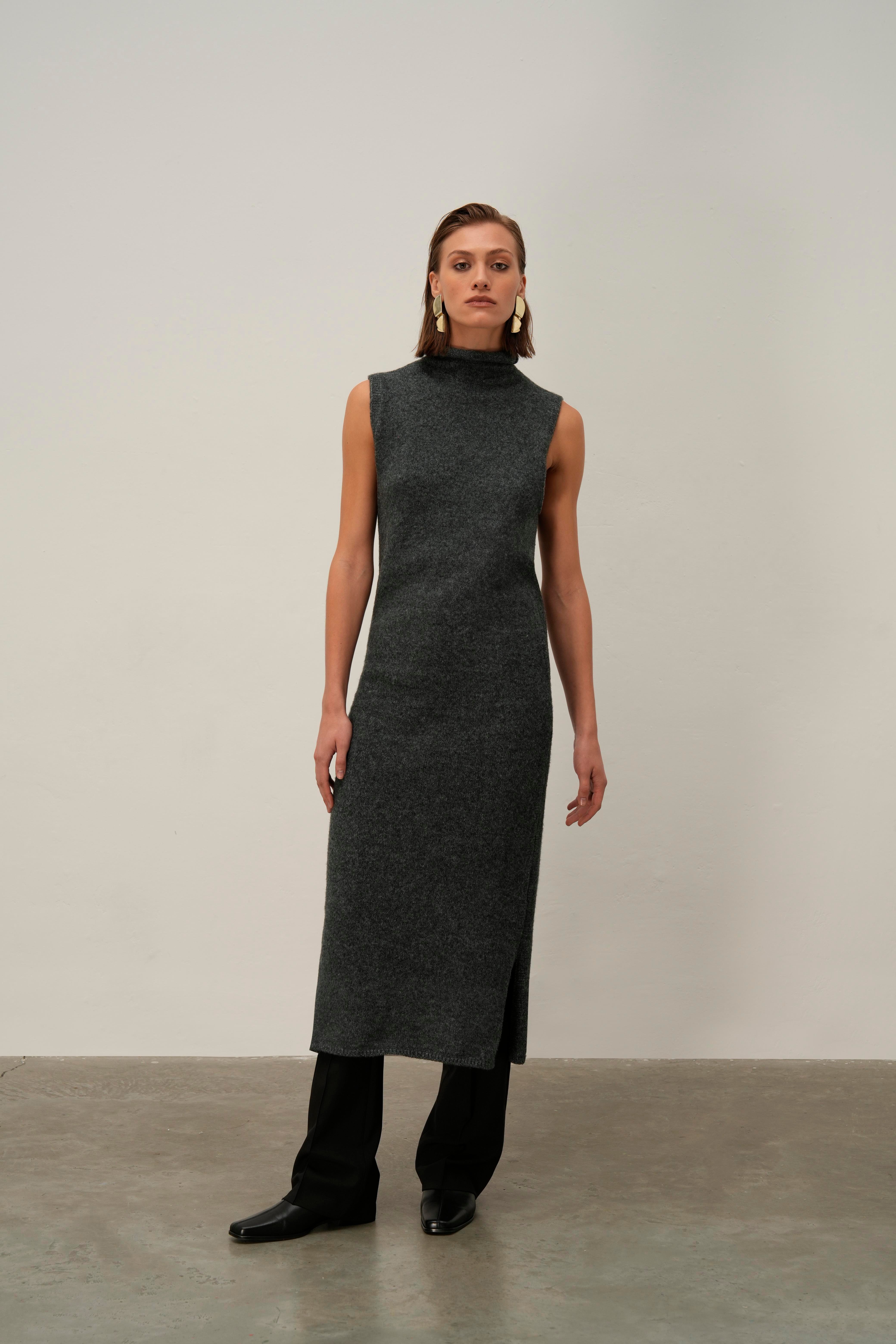 Antrasit Balıkçı Yaka Kolsuz Yün Triko Elbise