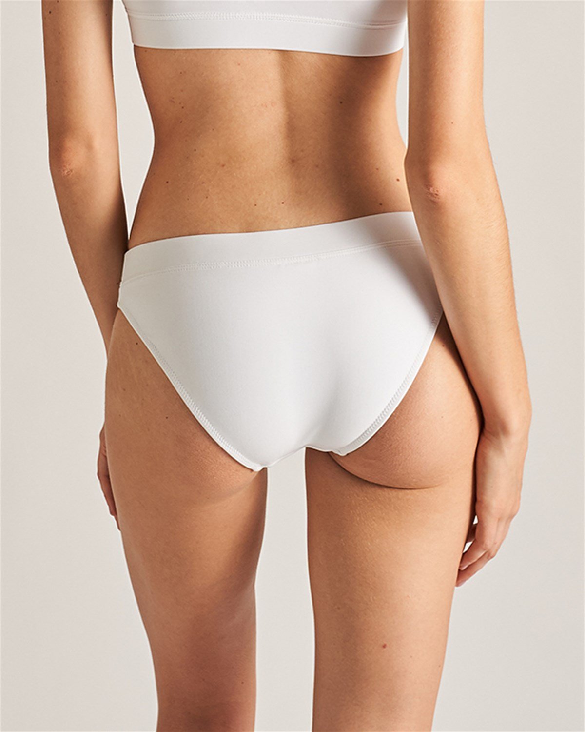 Beyaz Beauty Omelette Bikini Altı