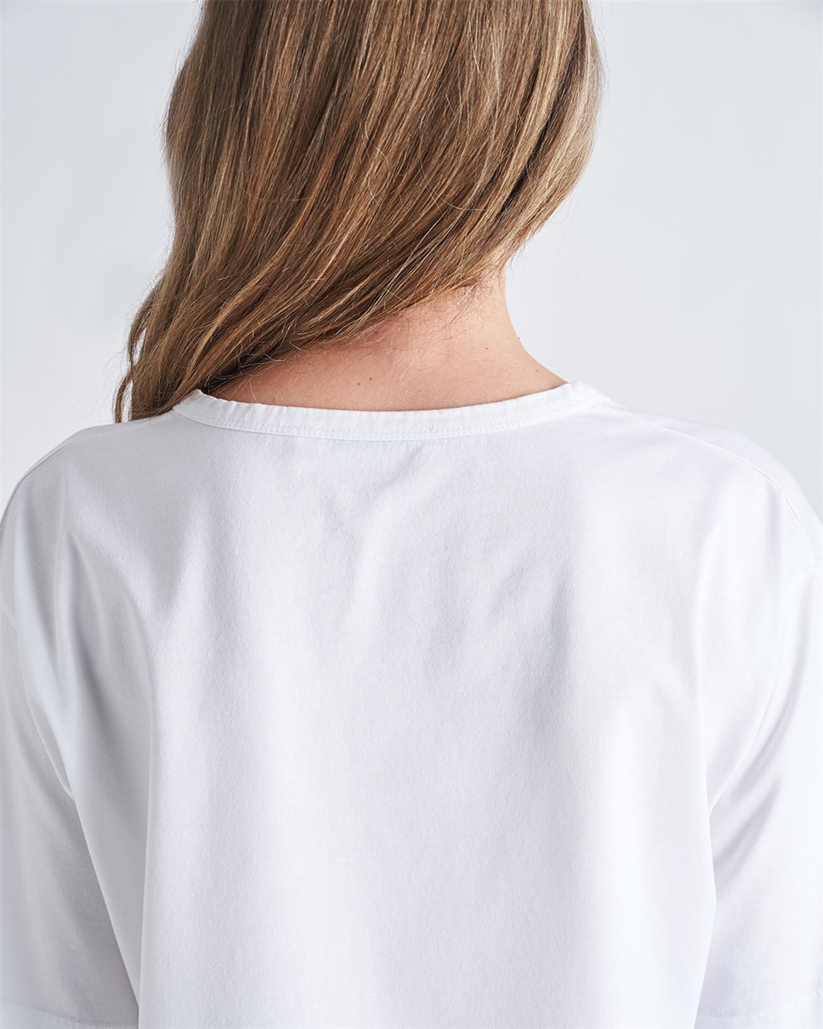 Beyaz Bisiklet Yaka Yarım Kol Tshirt