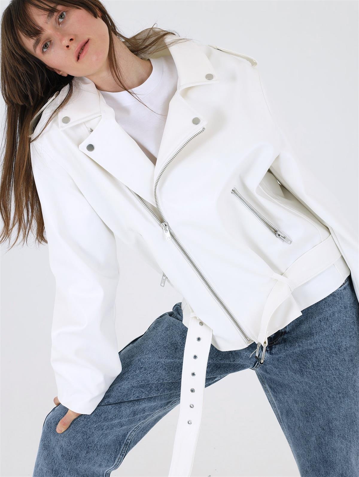 Beyaz Deri Görünümlü Biker Ceket