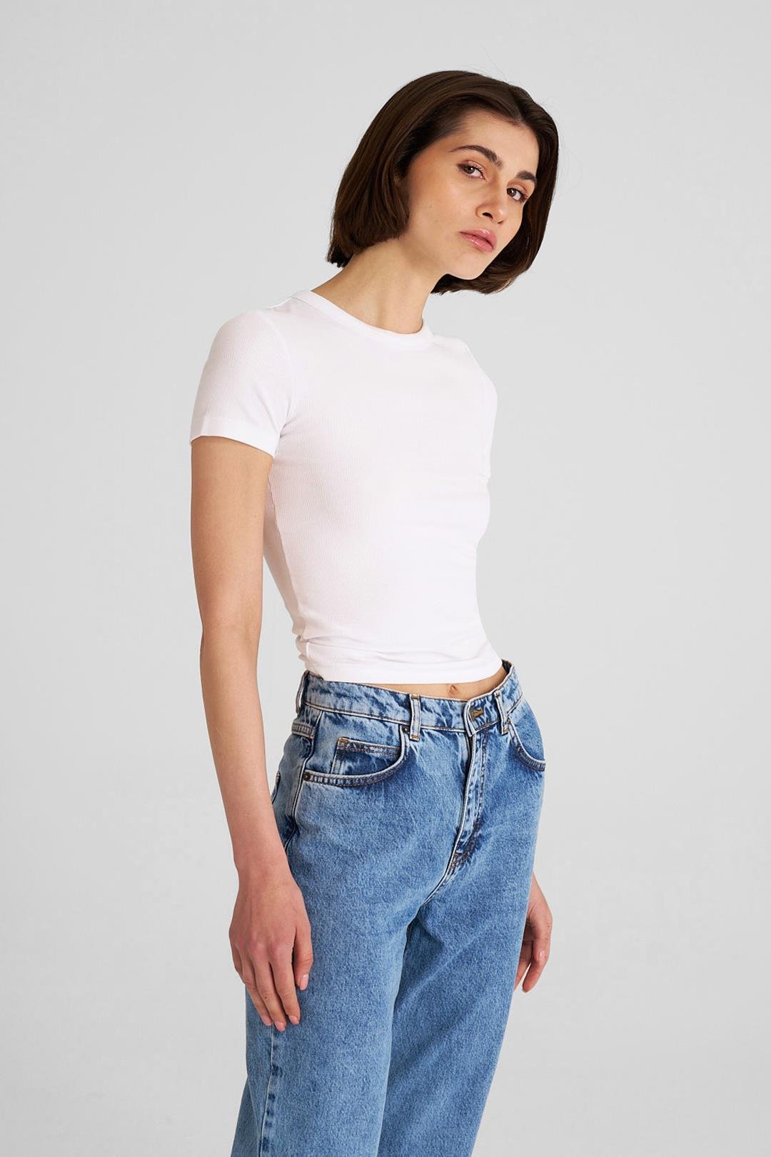 Beyaz Ribli Bisiklet Yaka Fitted Tshirt