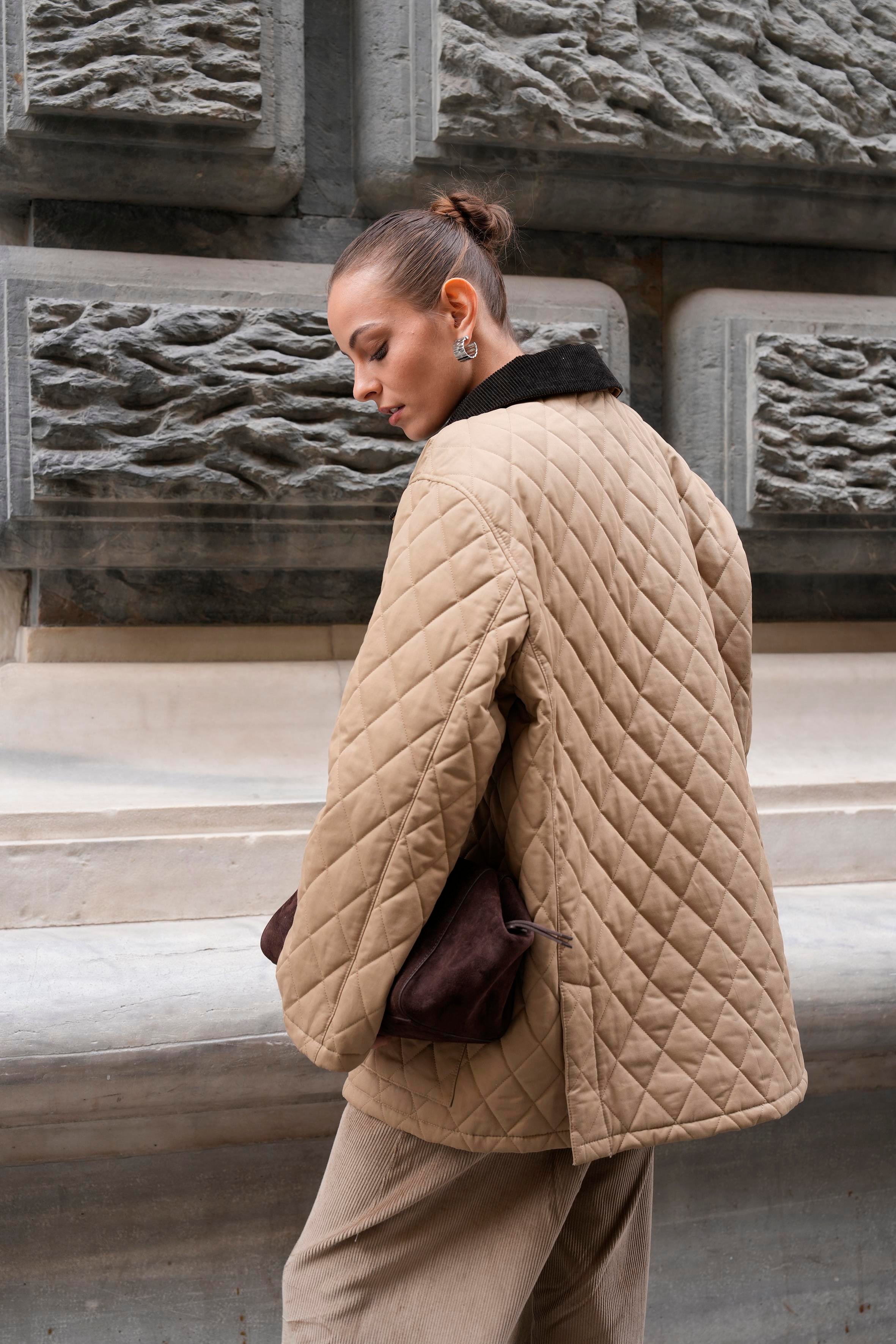 Camel Kadife Yaka Detaylı Kapitone Ceket