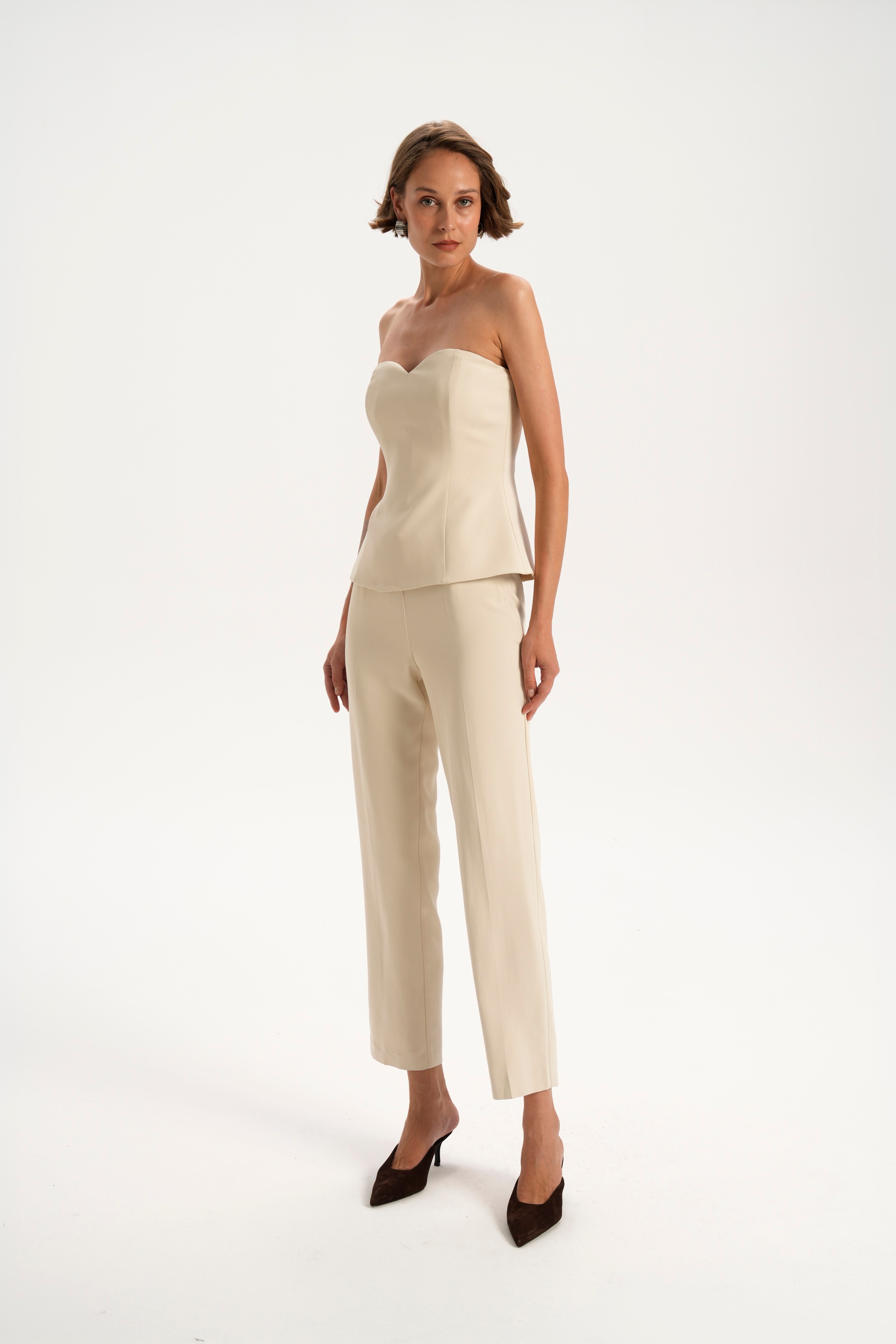 Ekru Düz Kesim Crop Pantolon