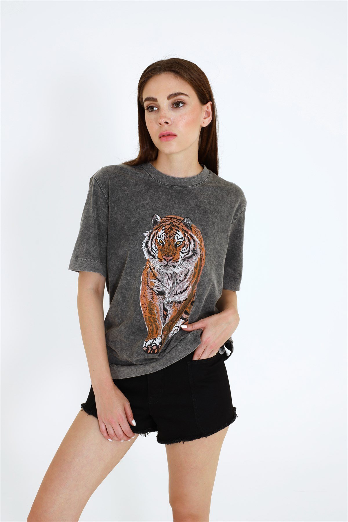 Gri Kaplan Baskılı Yıkamalı Tshirt