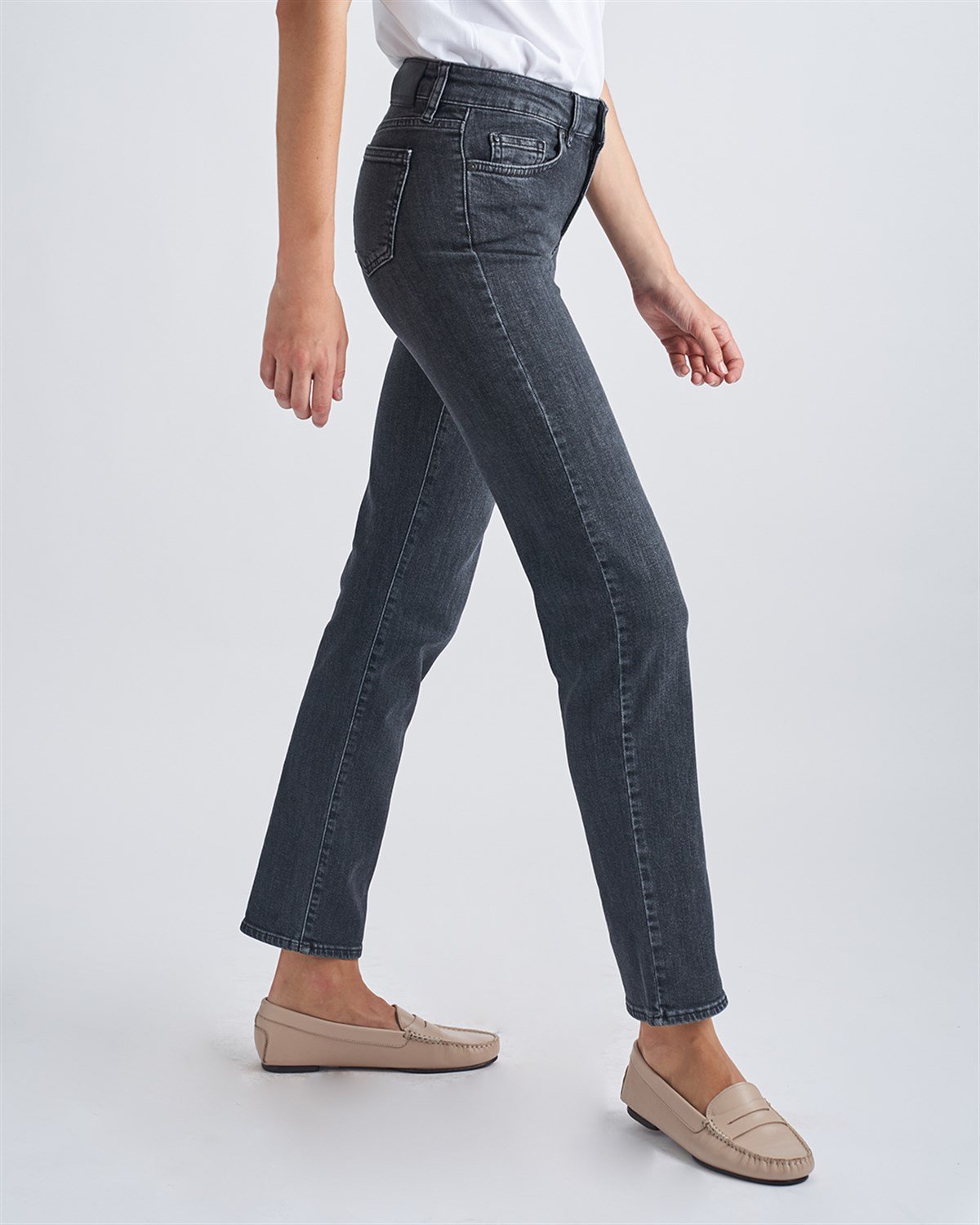 Gri Straight Leg Jean