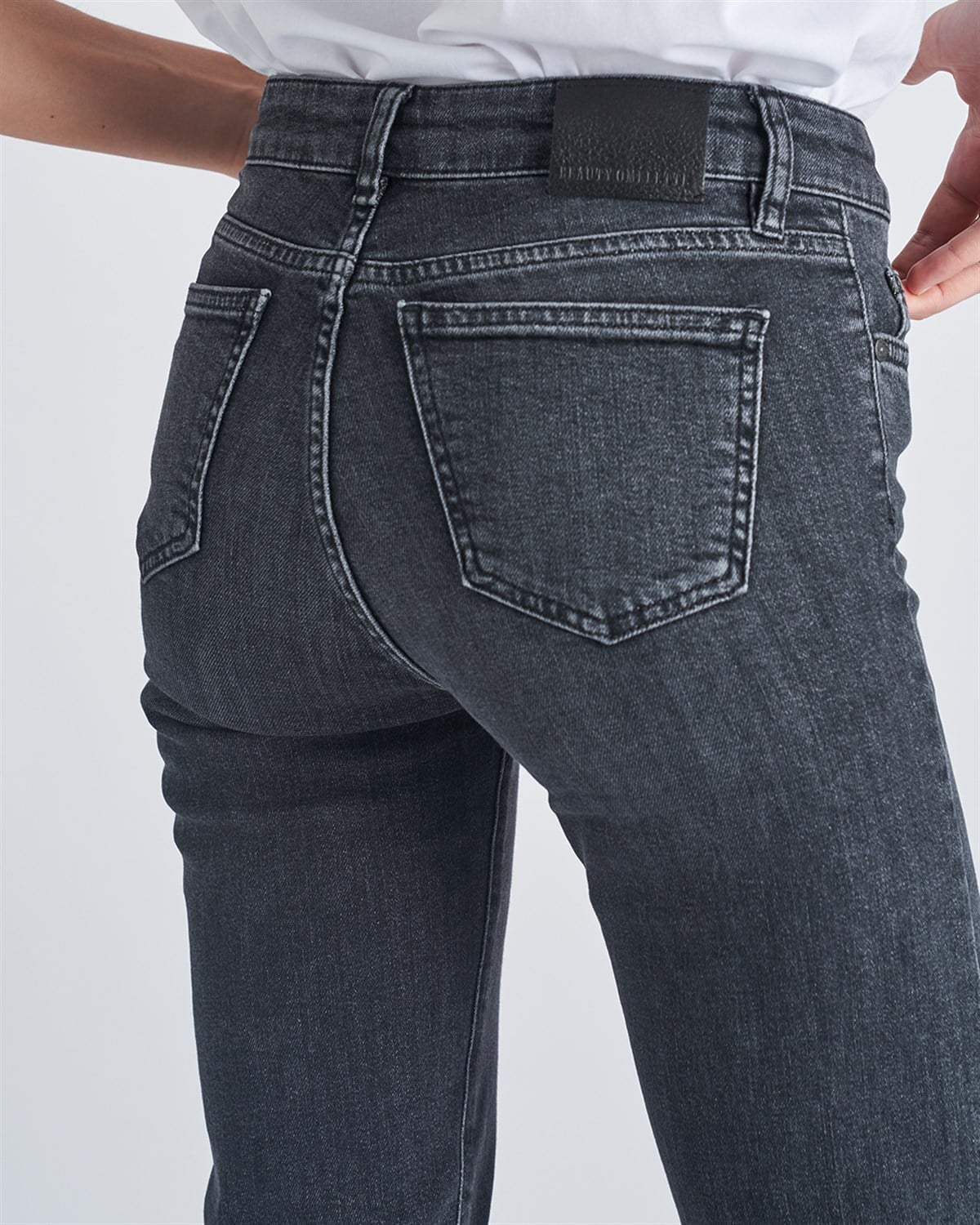Gri Straight Leg Jean
