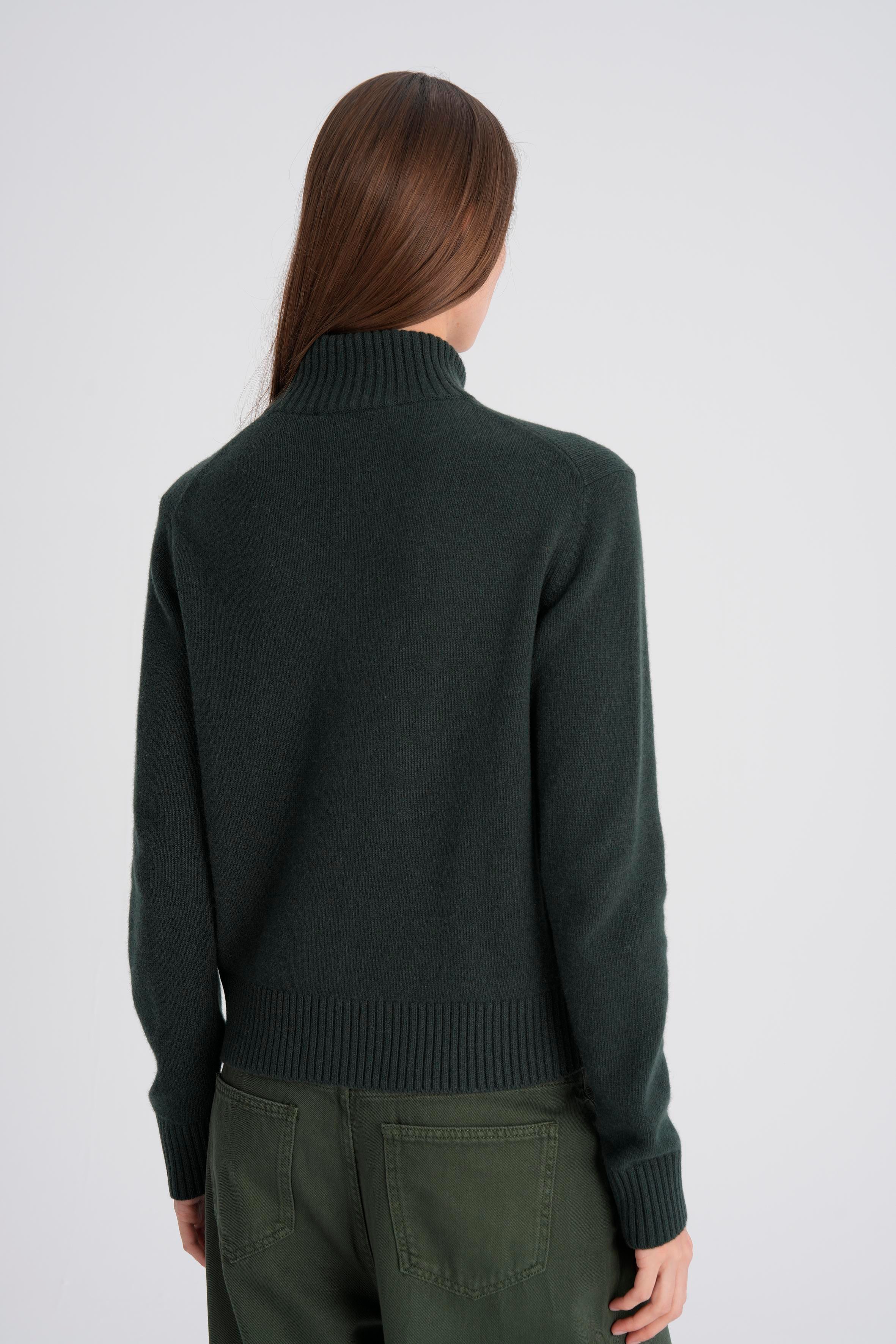 Haki Dikiş Detaylı Dik Yaka Düğmeli Hırka