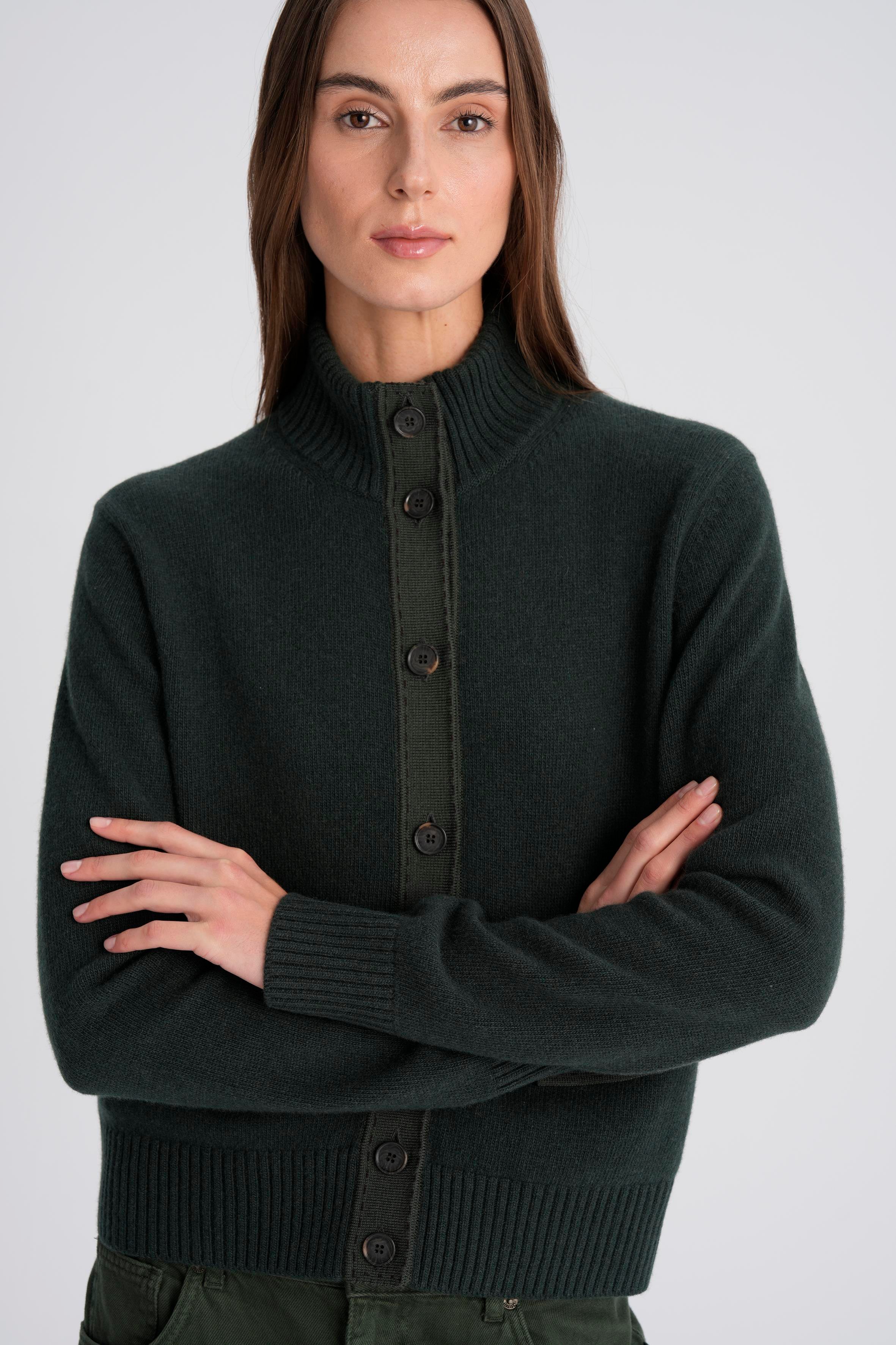 Haki Dikiş Detaylı Dik Yaka Düğmeli Hırka