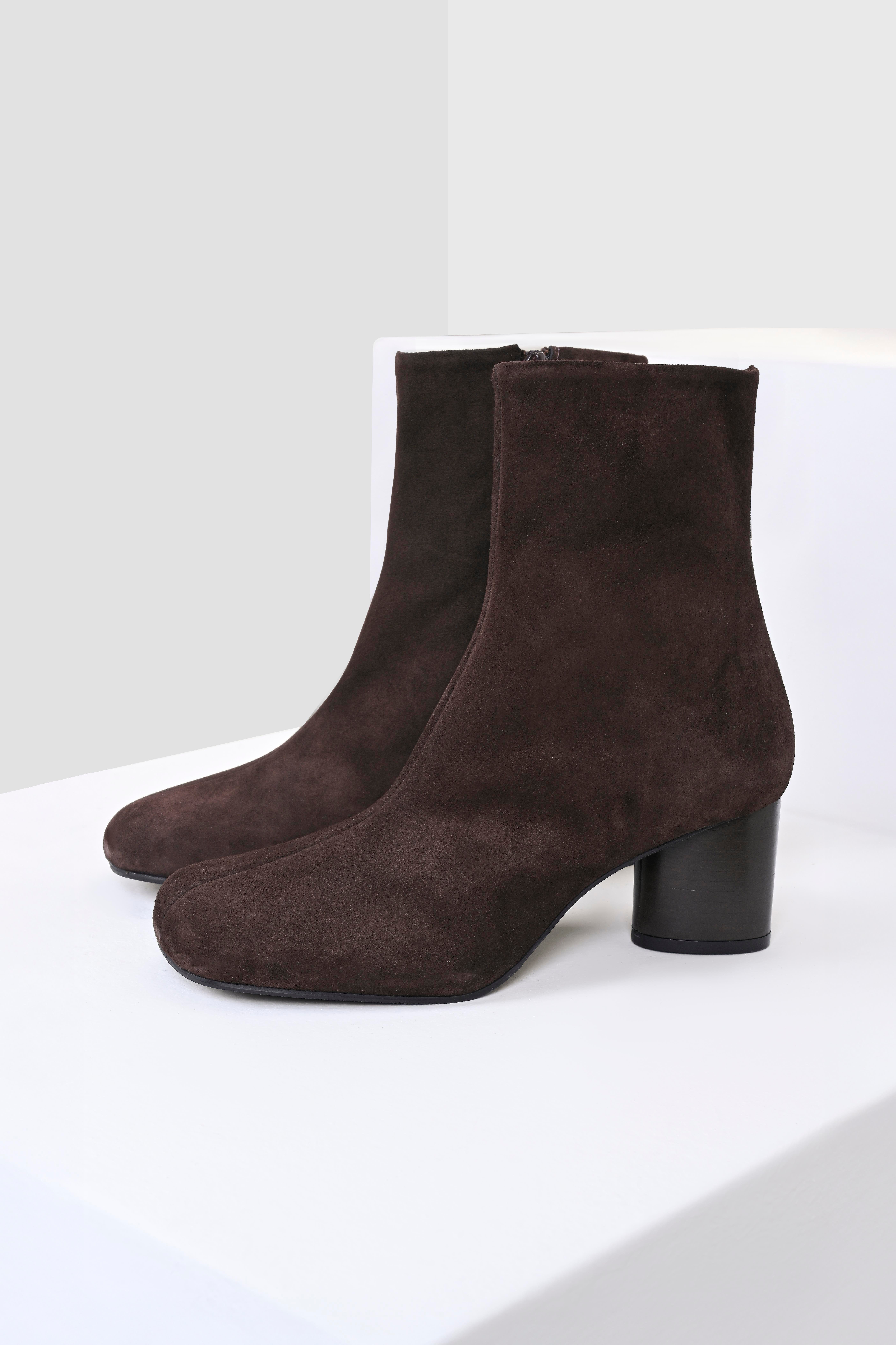 Kahverengi Kare Burun Topuklu Süet Bot