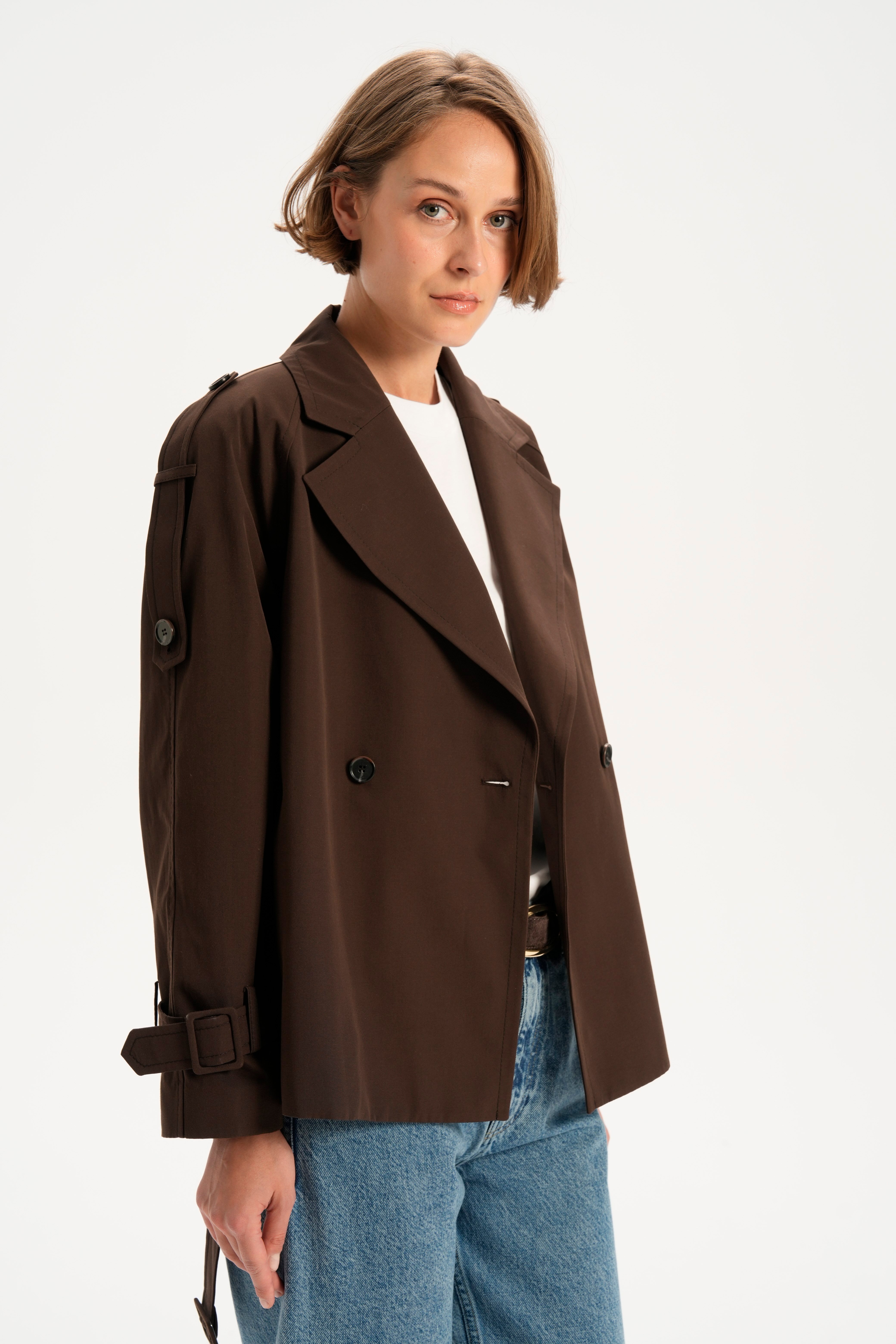 Kahverengi Vatkalı Kısa Trenchcoat