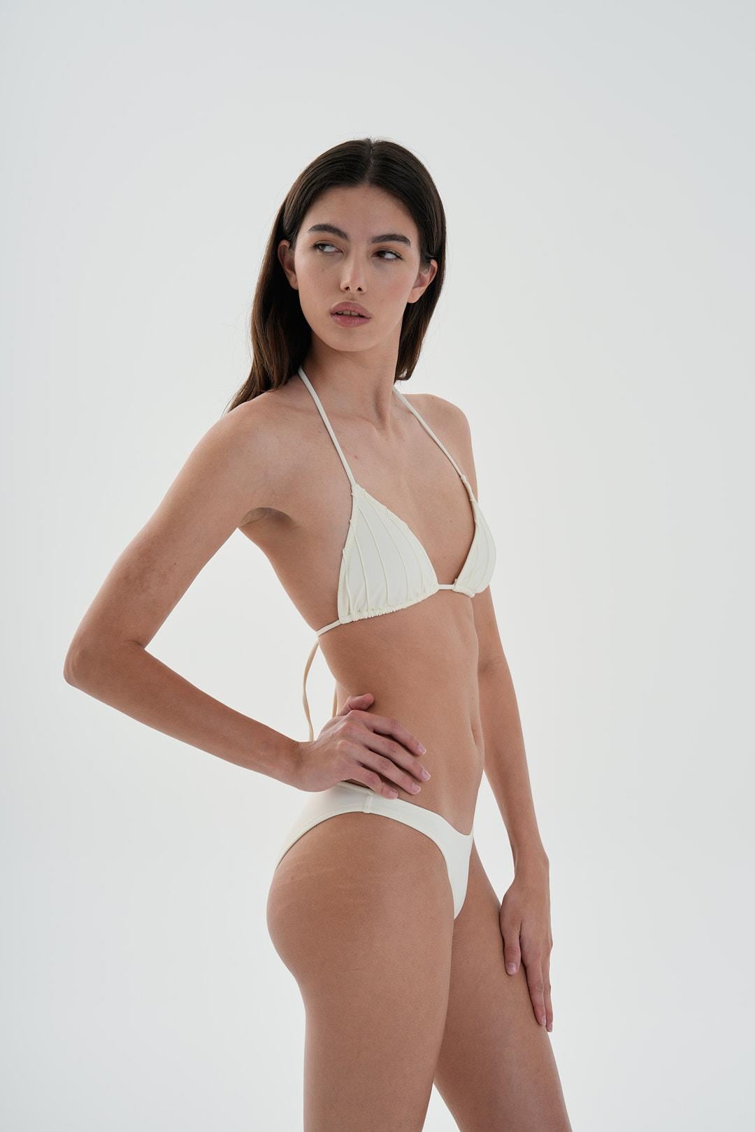 Kırık Beyaz Drapeli Üçgen Bikini
