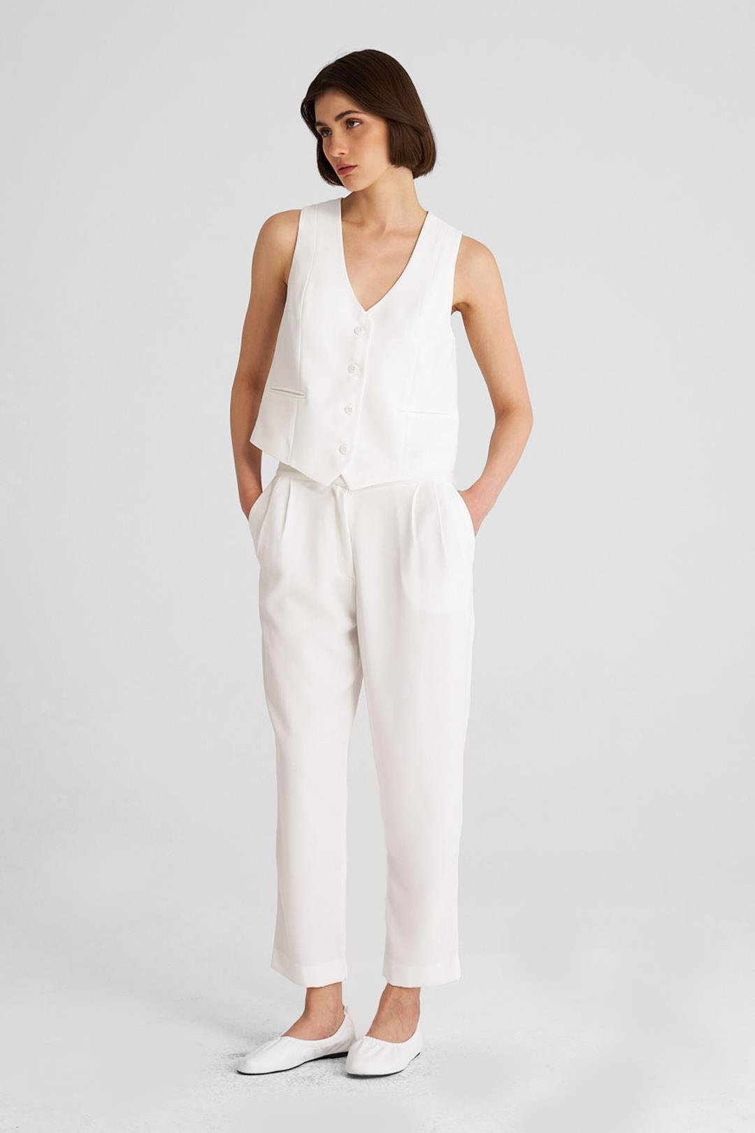 Kırık Beyaz Krep Havuç Pantolon