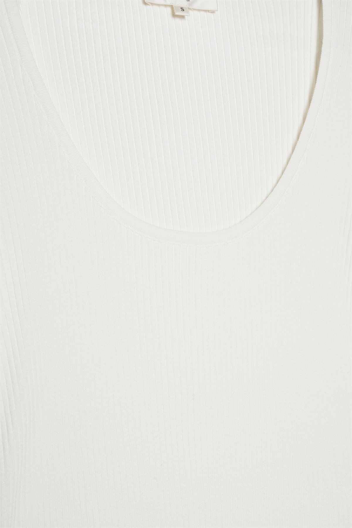 Kırık Beyaz U Yaka Kolu Yırtmaçlı Kazak