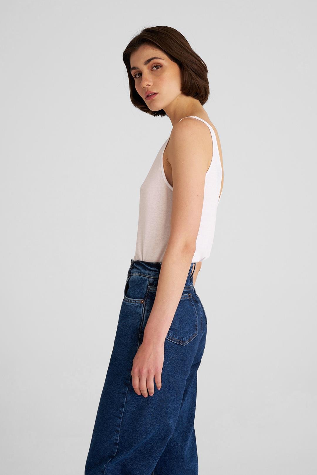 Kırık Beyaz V Yaka Dökümlü Atlet